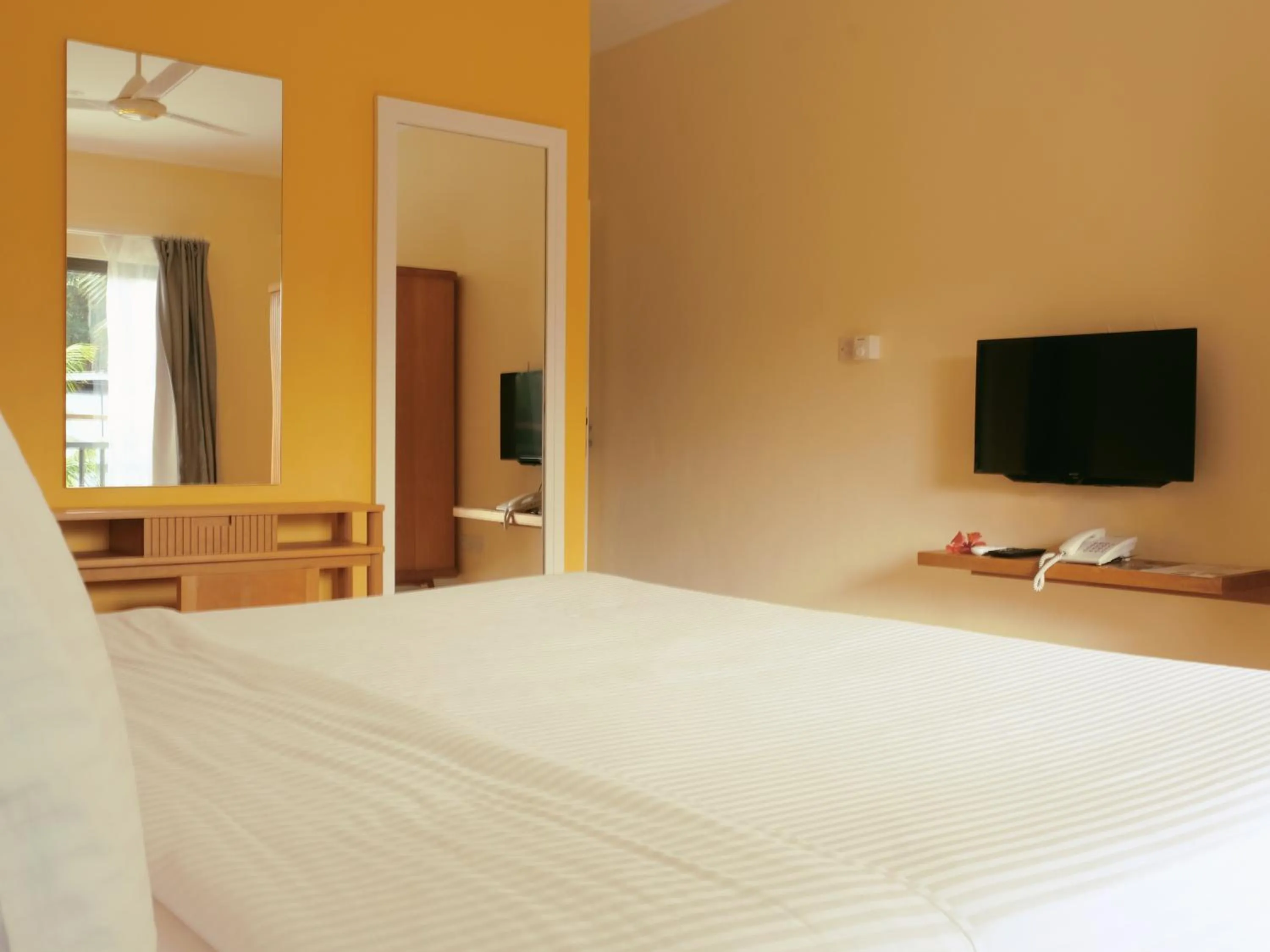 TV and multimedia, Bed in Residence Praslinoise