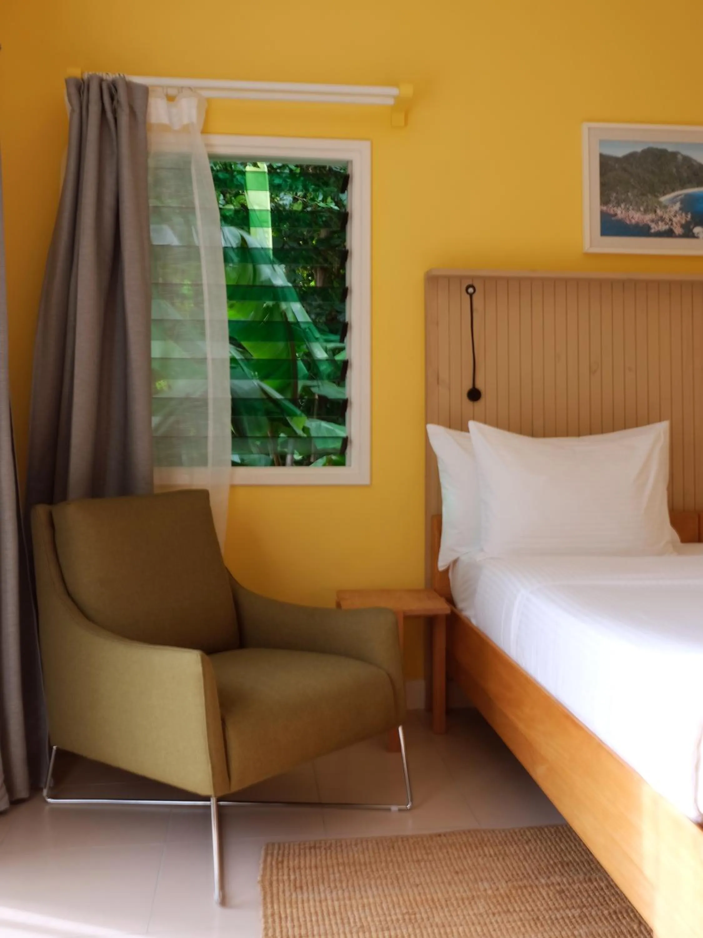 Bedroom, Bed in Residence Praslinoise