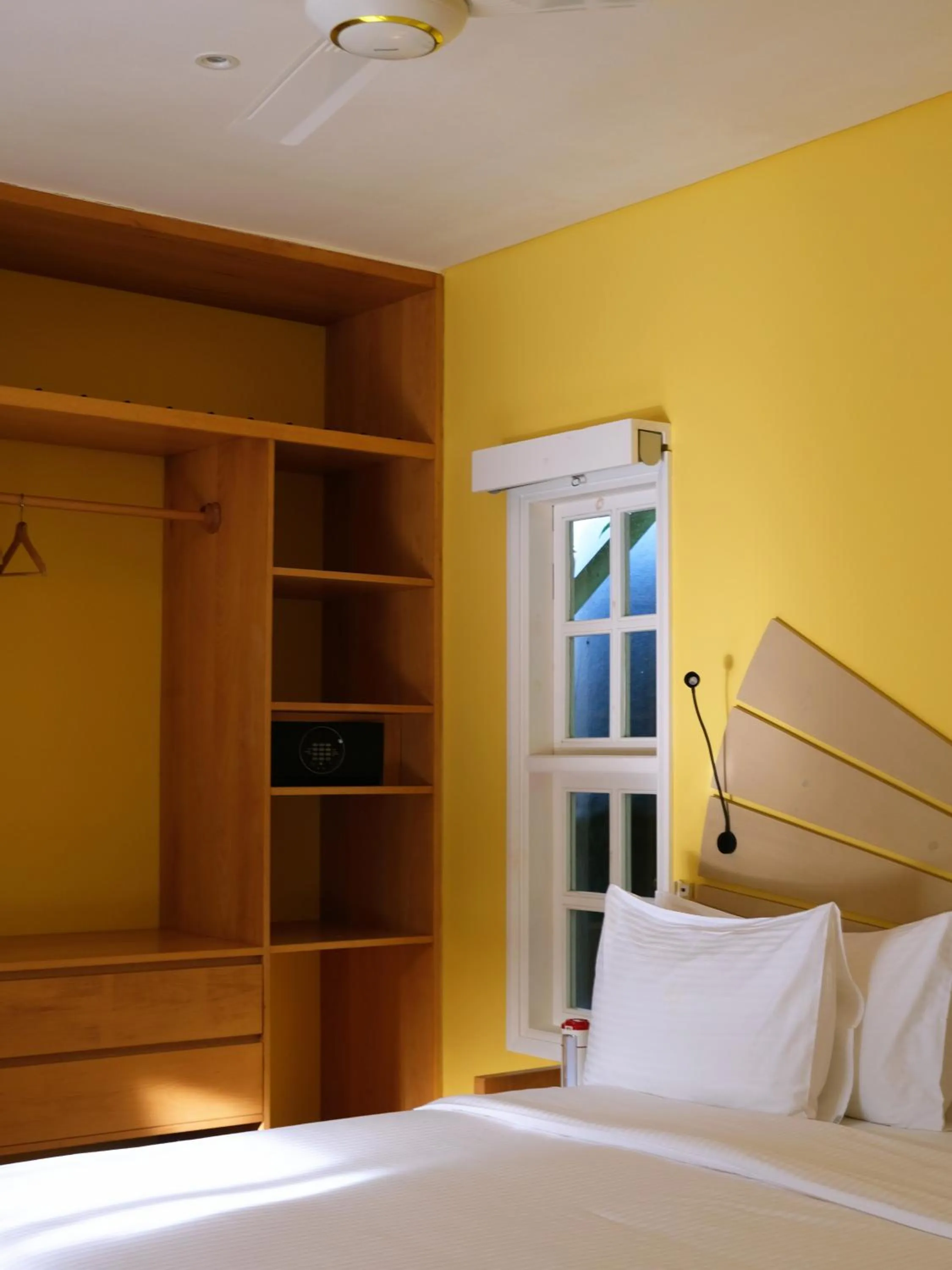 Bedroom, Bed in Residence Praslinoise