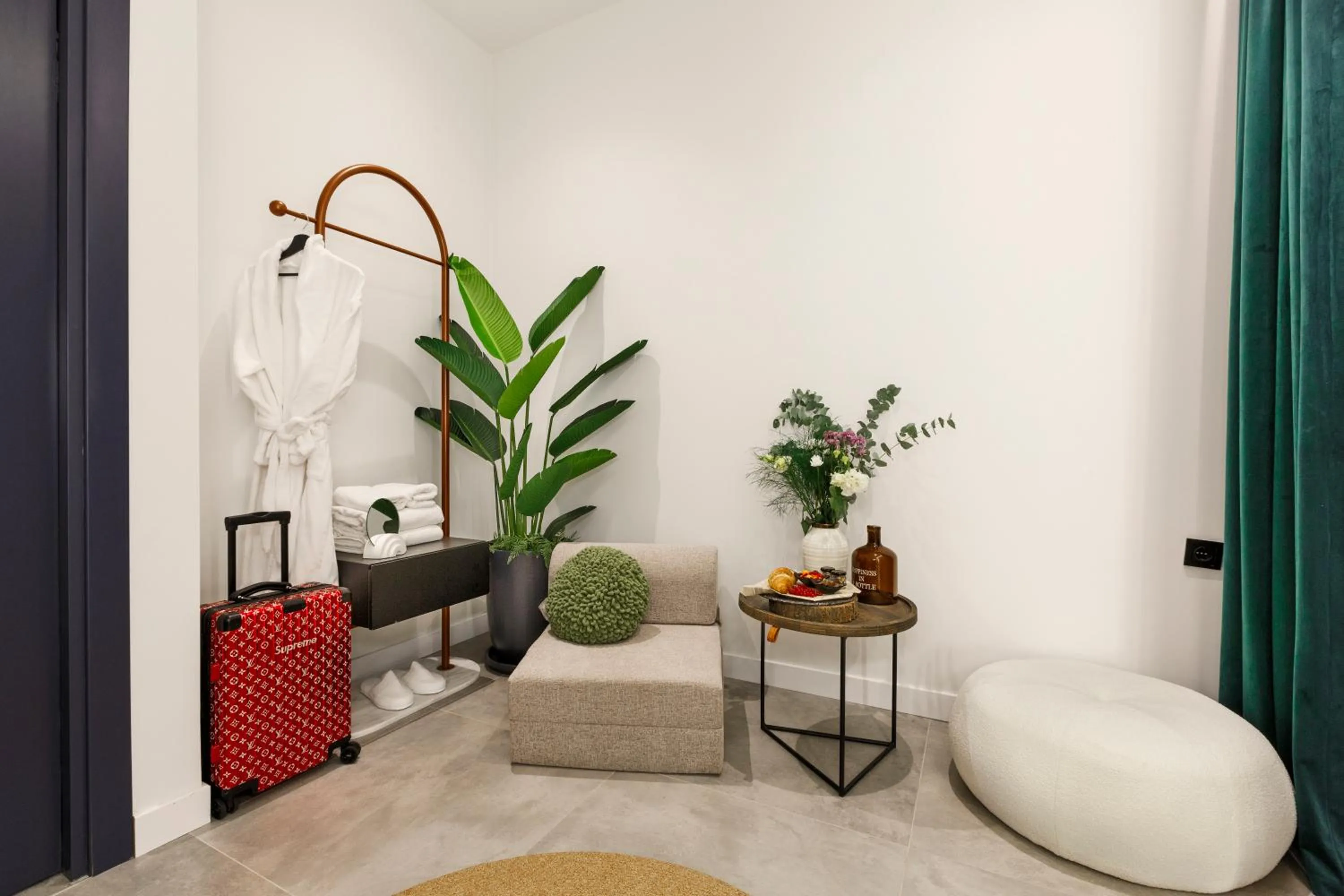 Photo of the whole room in Luff Living - Adult Only 12 Plus