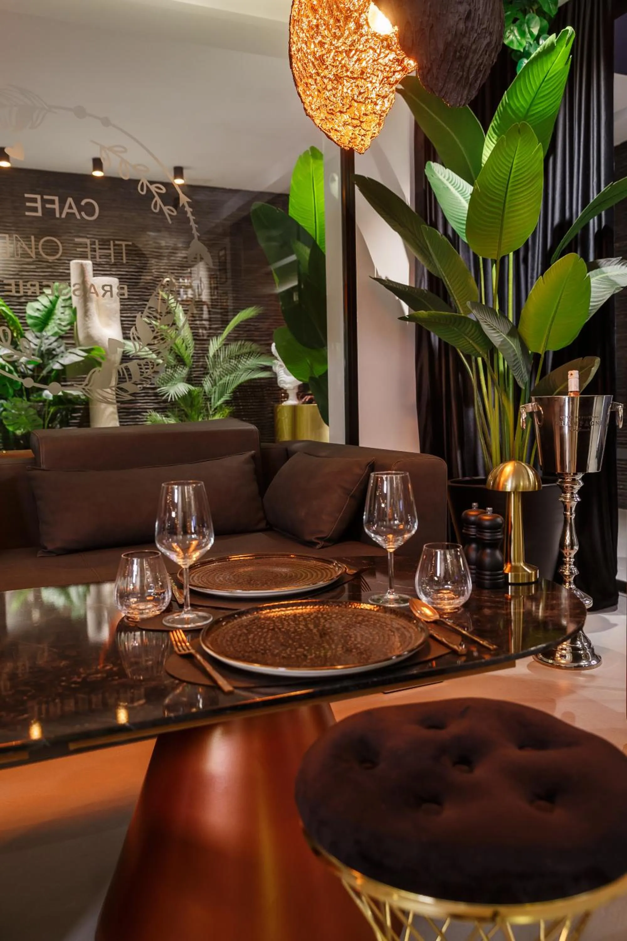 Restaurant/places to eat in Luff Living - Adult Only 12 Plus