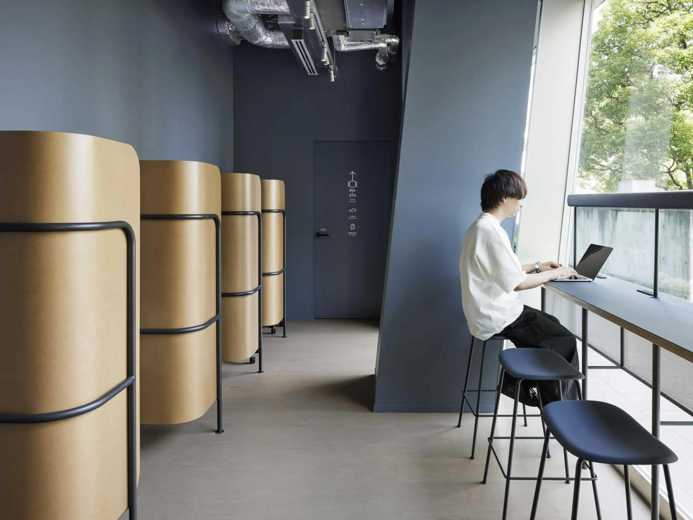 Lobby or reception in 9h nine hours Shinagawa station for men