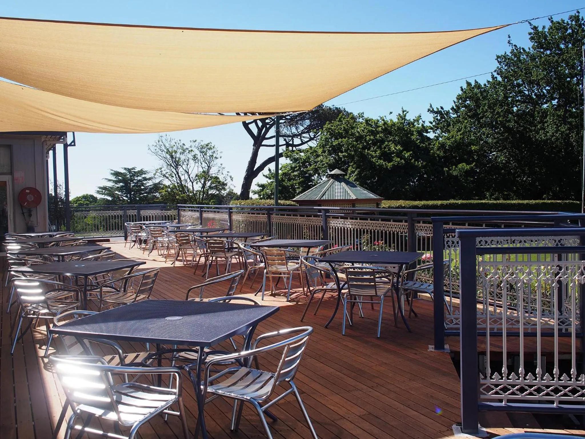 Restaurant/places to eat in Duntryleague