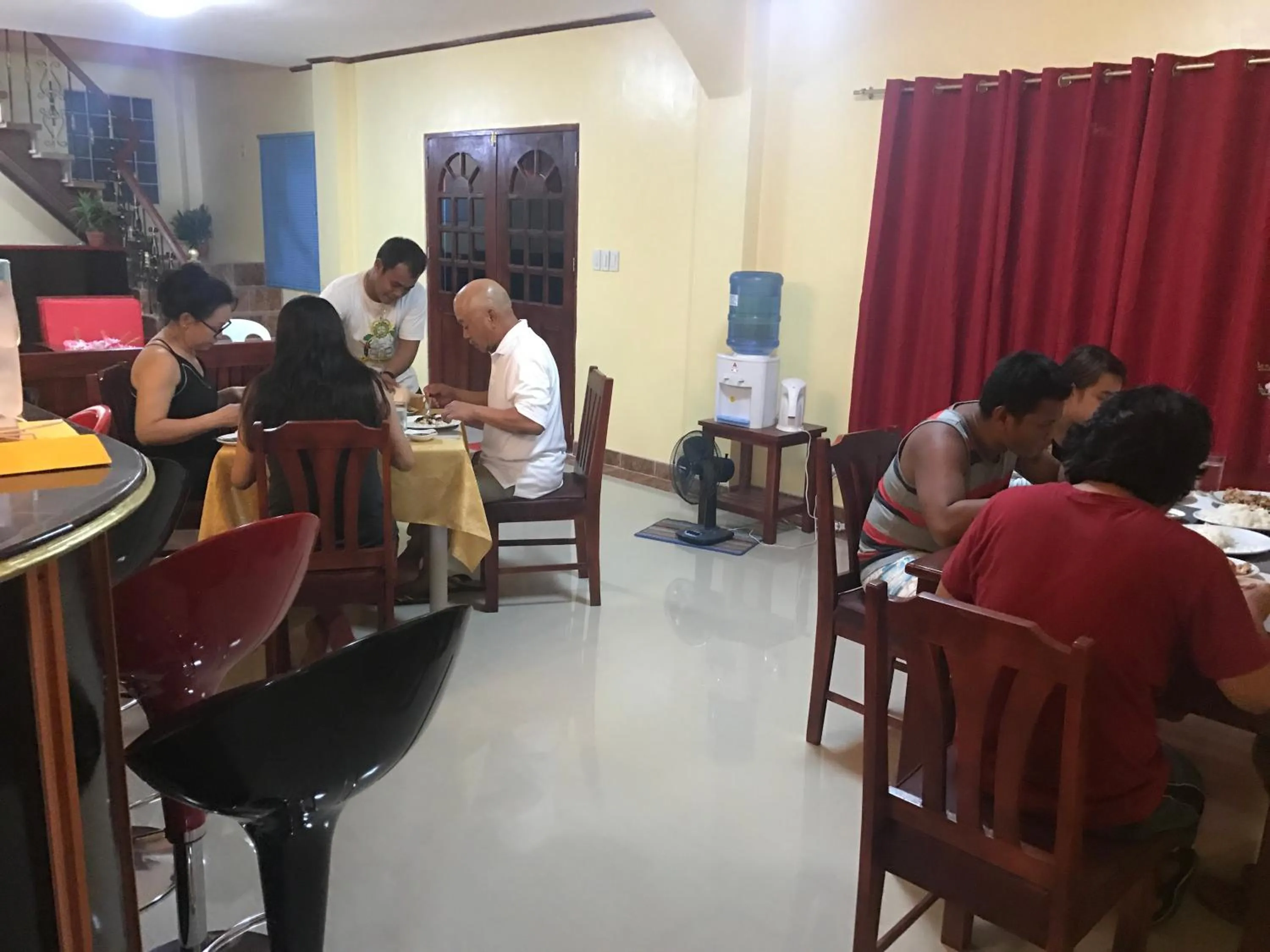 Restaurant/places to eat in TGH Guest House Badian