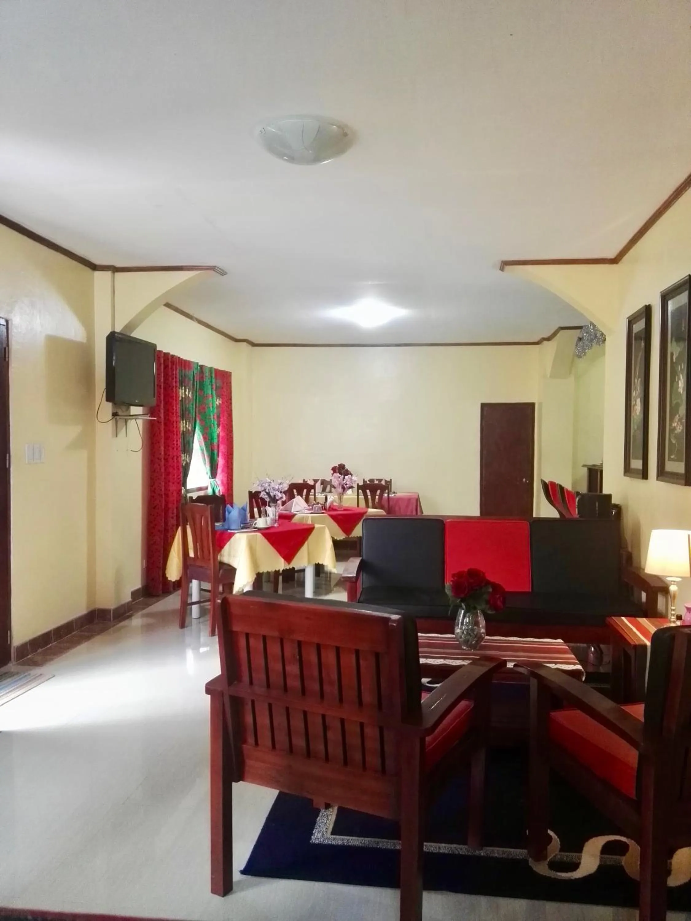 Living room in TGH Guest House Badian