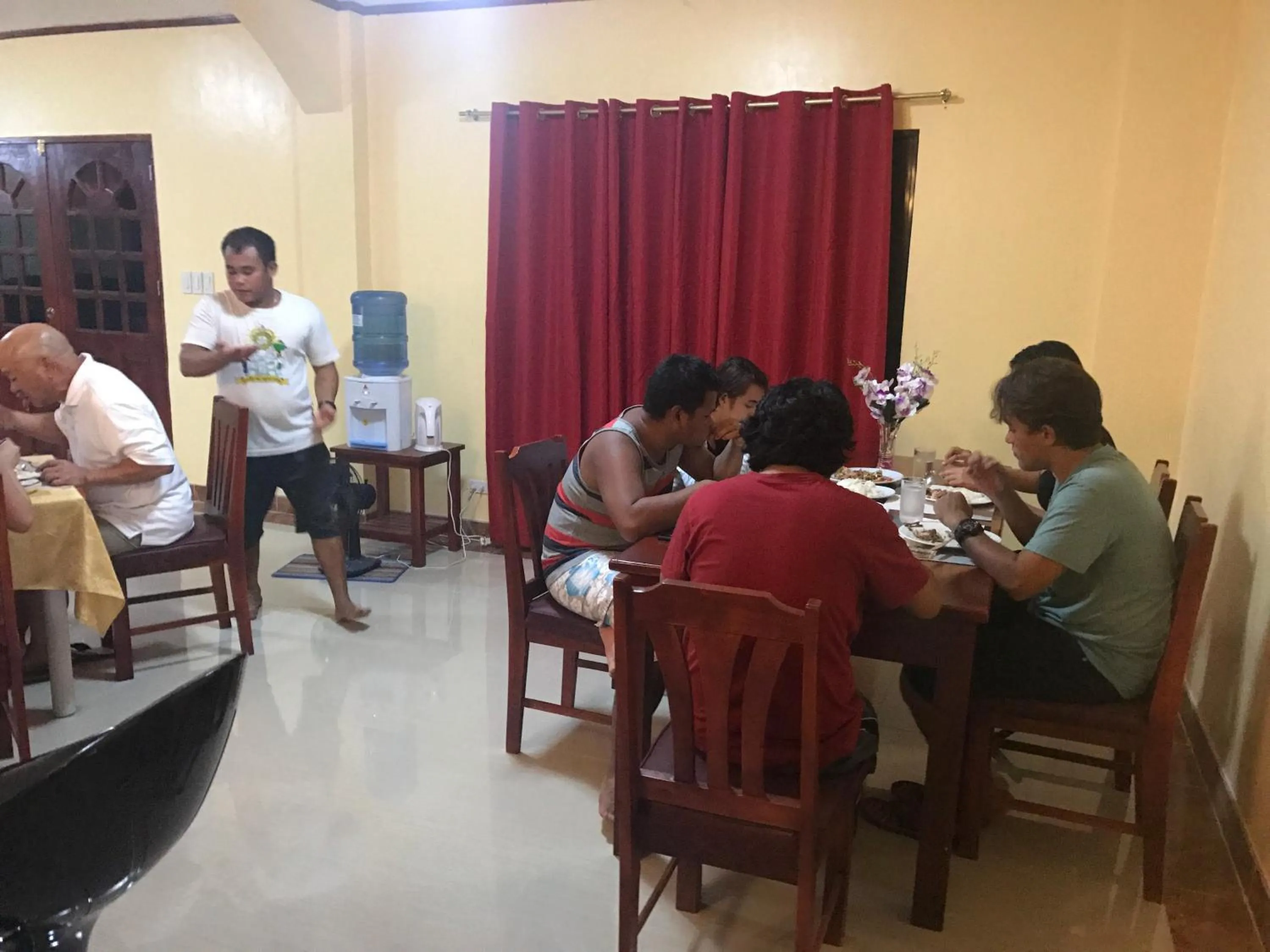 Restaurant/places to eat in TGH Guest House Badian