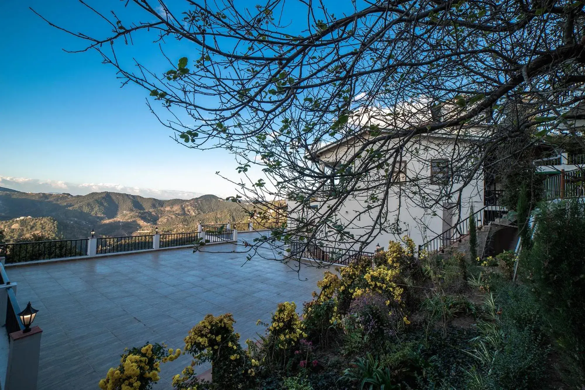 Superior Double or Twin Room with Mountain View - single occupancy in Dhanachuli Retreat Superior Double or Twin Room with Mountain View - single occupancy in Dhanachuli Retreat