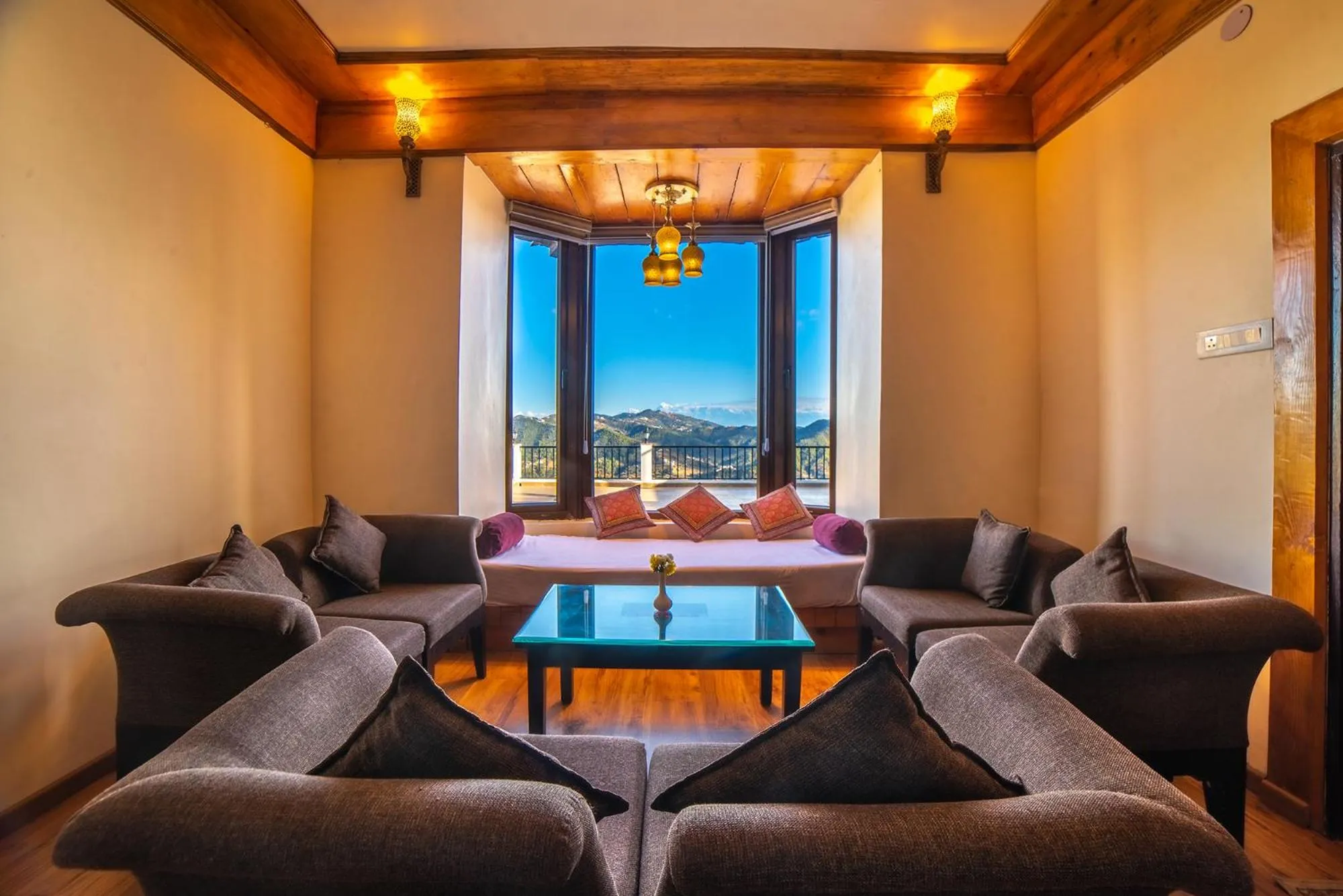 Living room in Dhanachuli Retreat