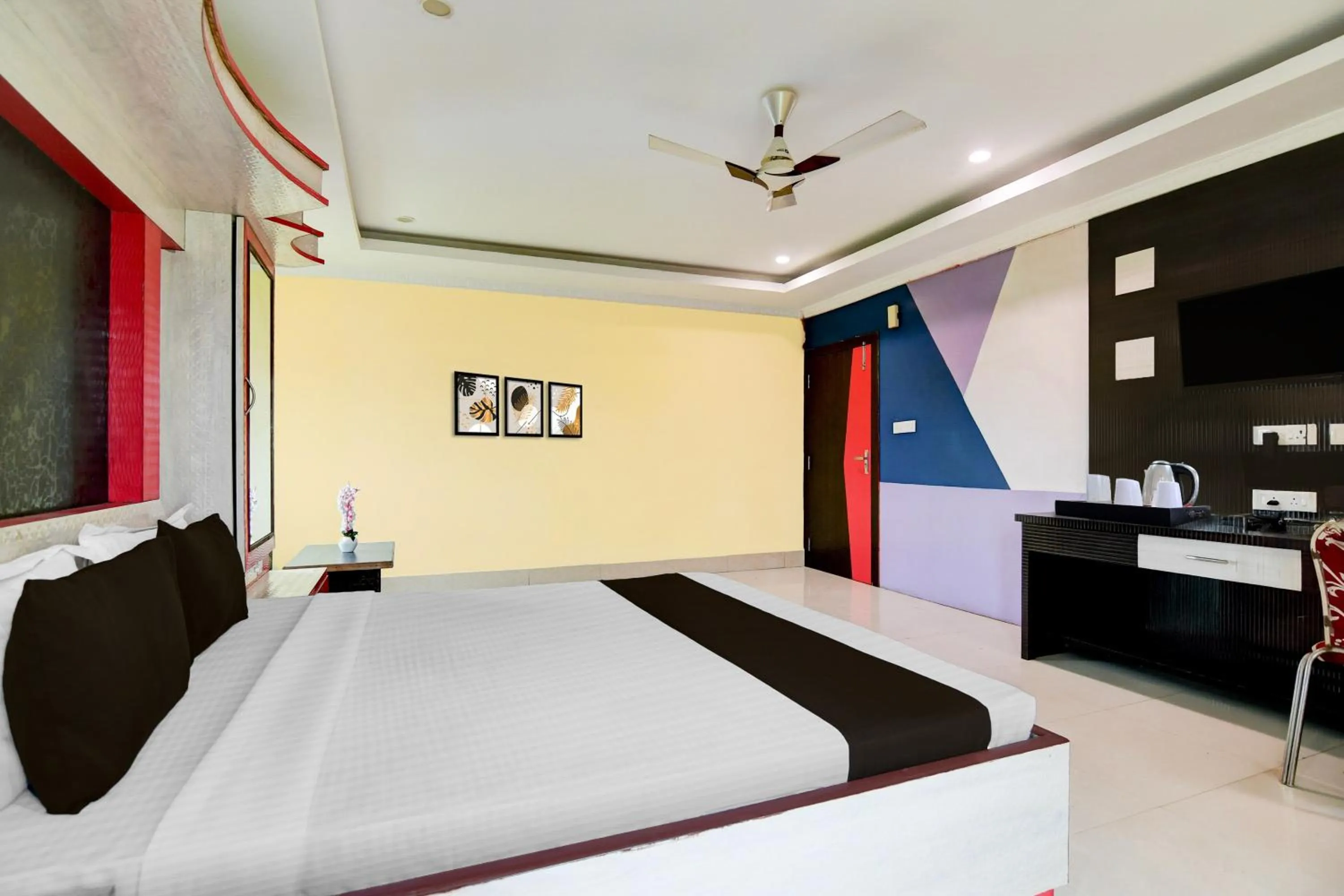 Bedroom, Bed in Super Collection O Tamando Jagannath Temple Formerly Hotel Blue Royal