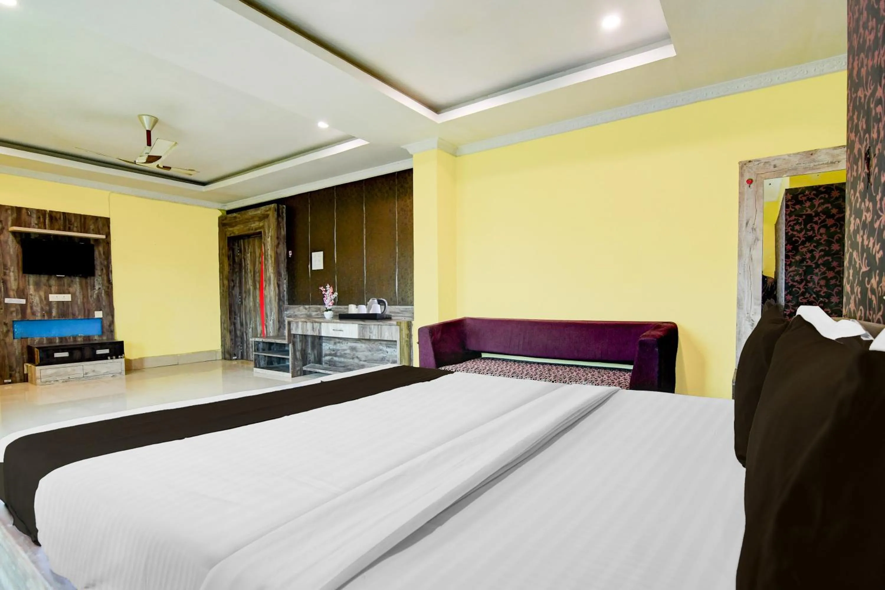 Bedroom, Bed in Super Collection O Tamando Jagannath Temple Formerly Hotel Blue Royal