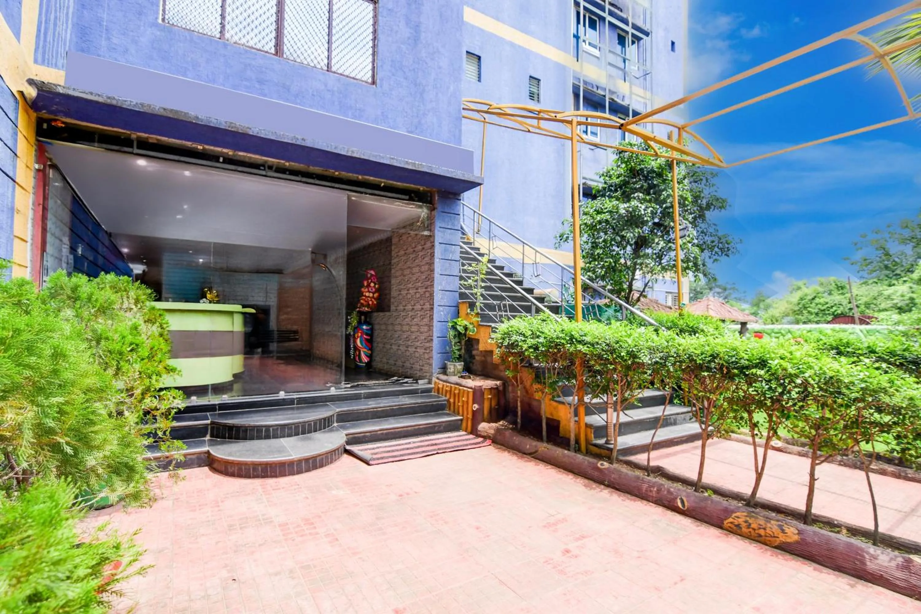 Facade/entrance in Super Collection O Tamando Jagannath Temple Formerly Hotel Blue Royal