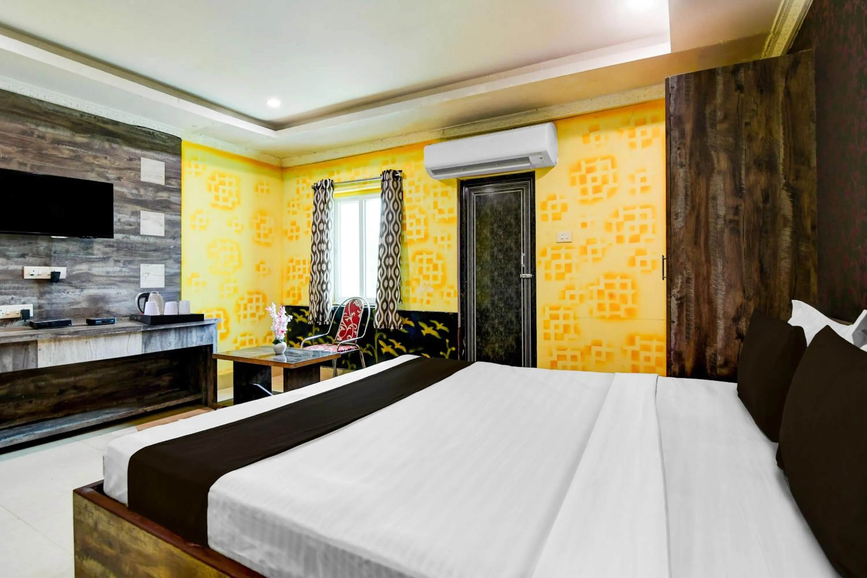 Bedroom, Bed in Super Collection O Tamando Jagannath Temple Formerly Hotel Blue Royal