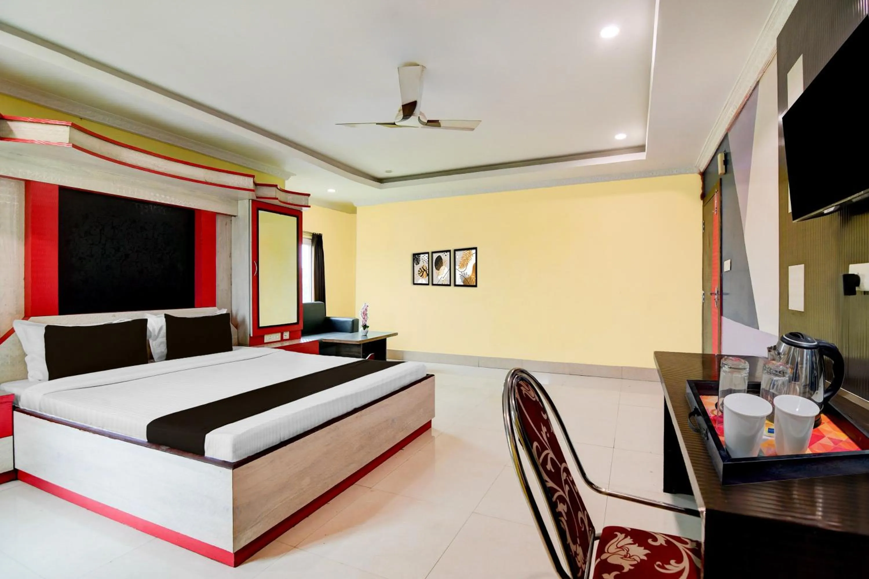 Bedroom, Bed in Super Collection O Tamando Jagannath Temple Formerly Hotel Blue Royal