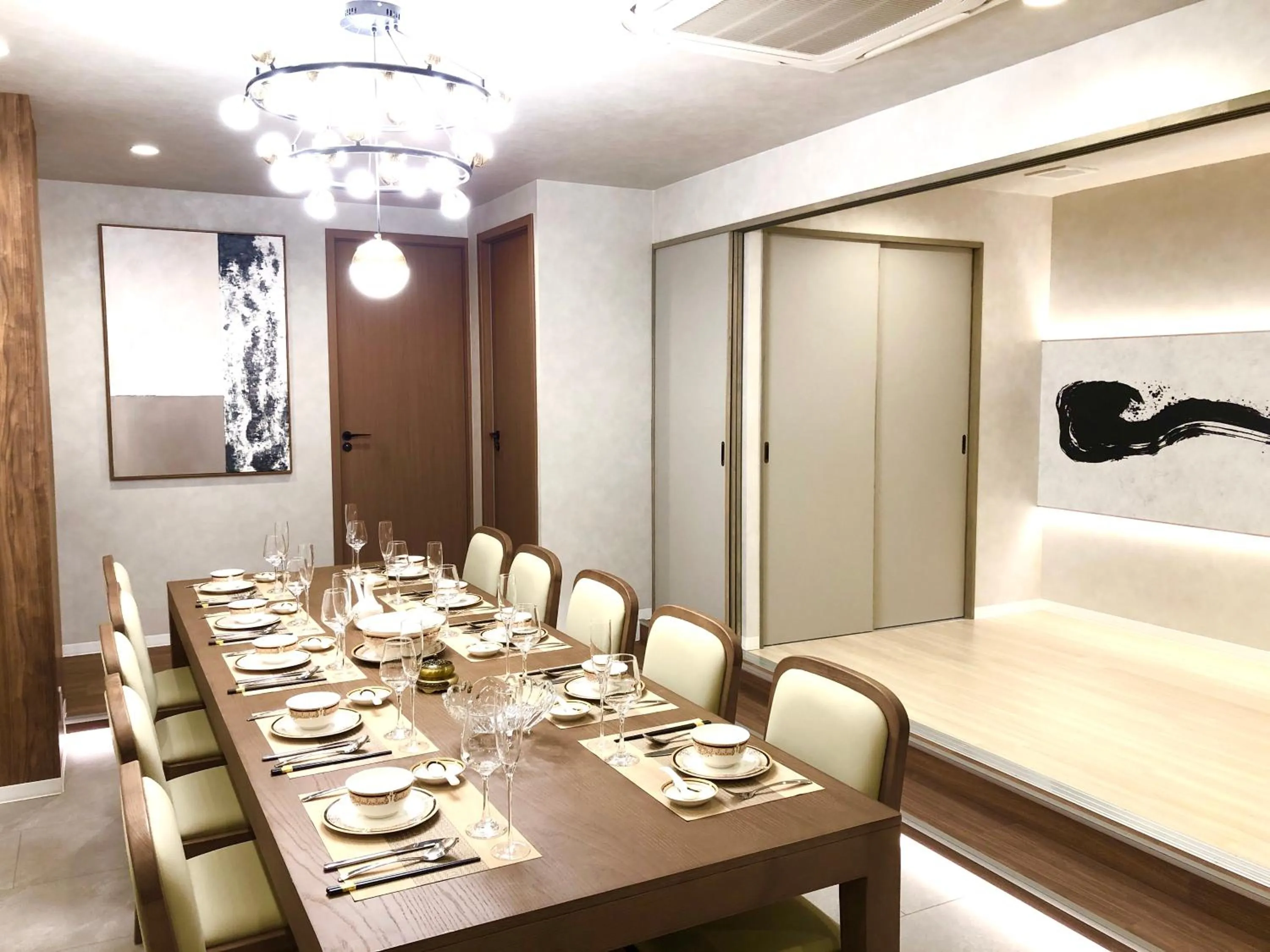 Three-Bedroom Premium Apartment with Balcony in YOKOHAMA STAY PREMIER