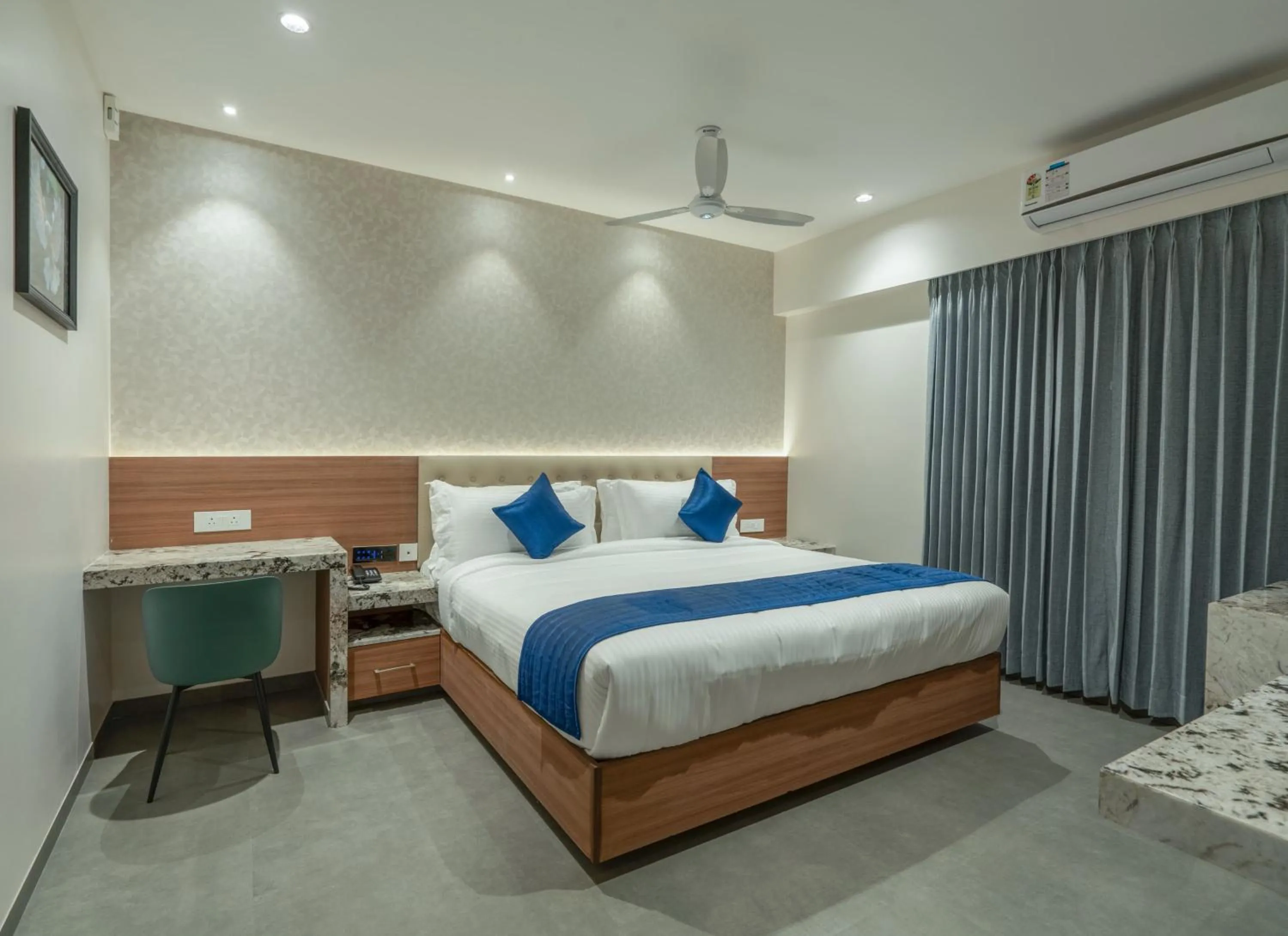J Square Inn