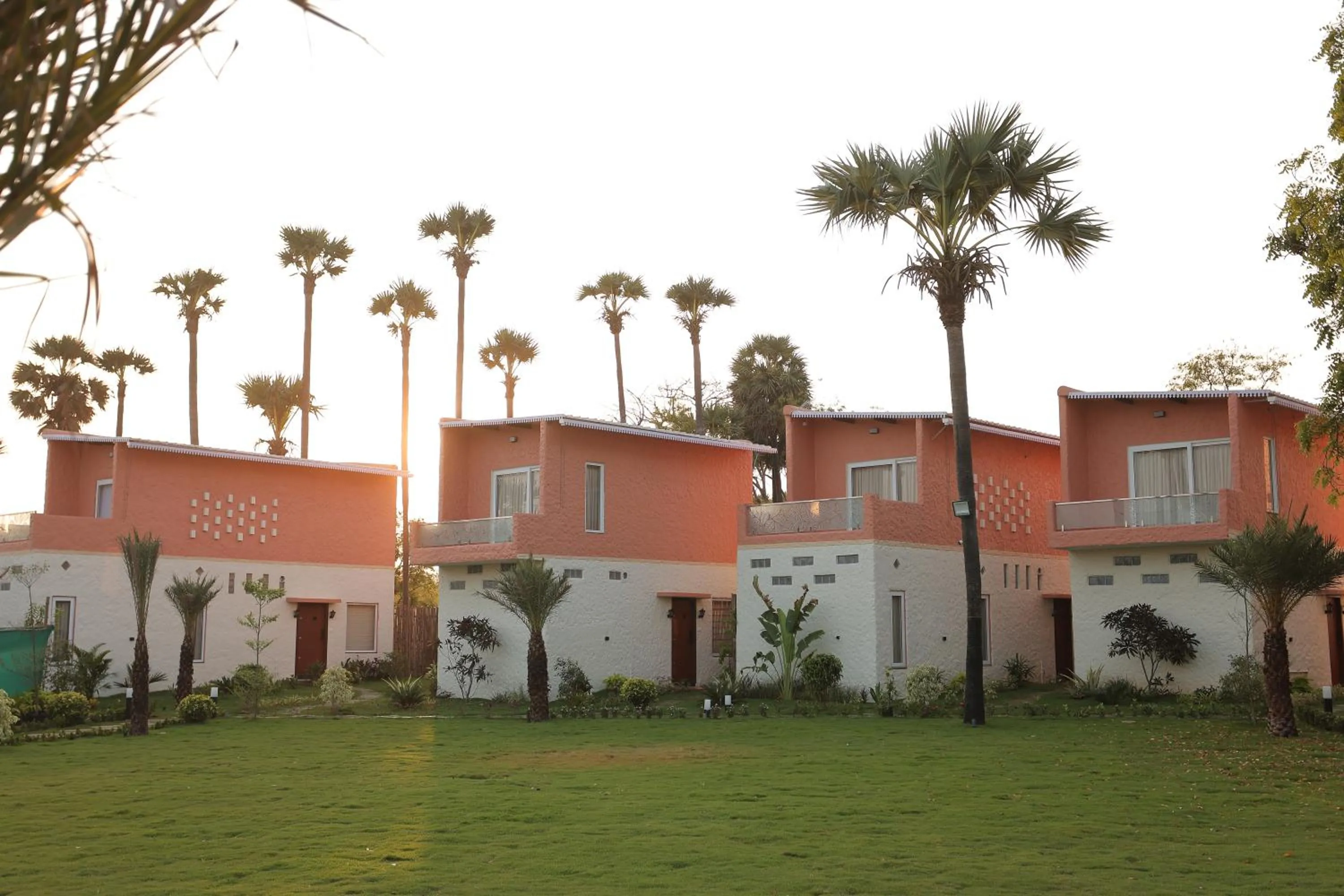 PALM PARADISE Beach Resort