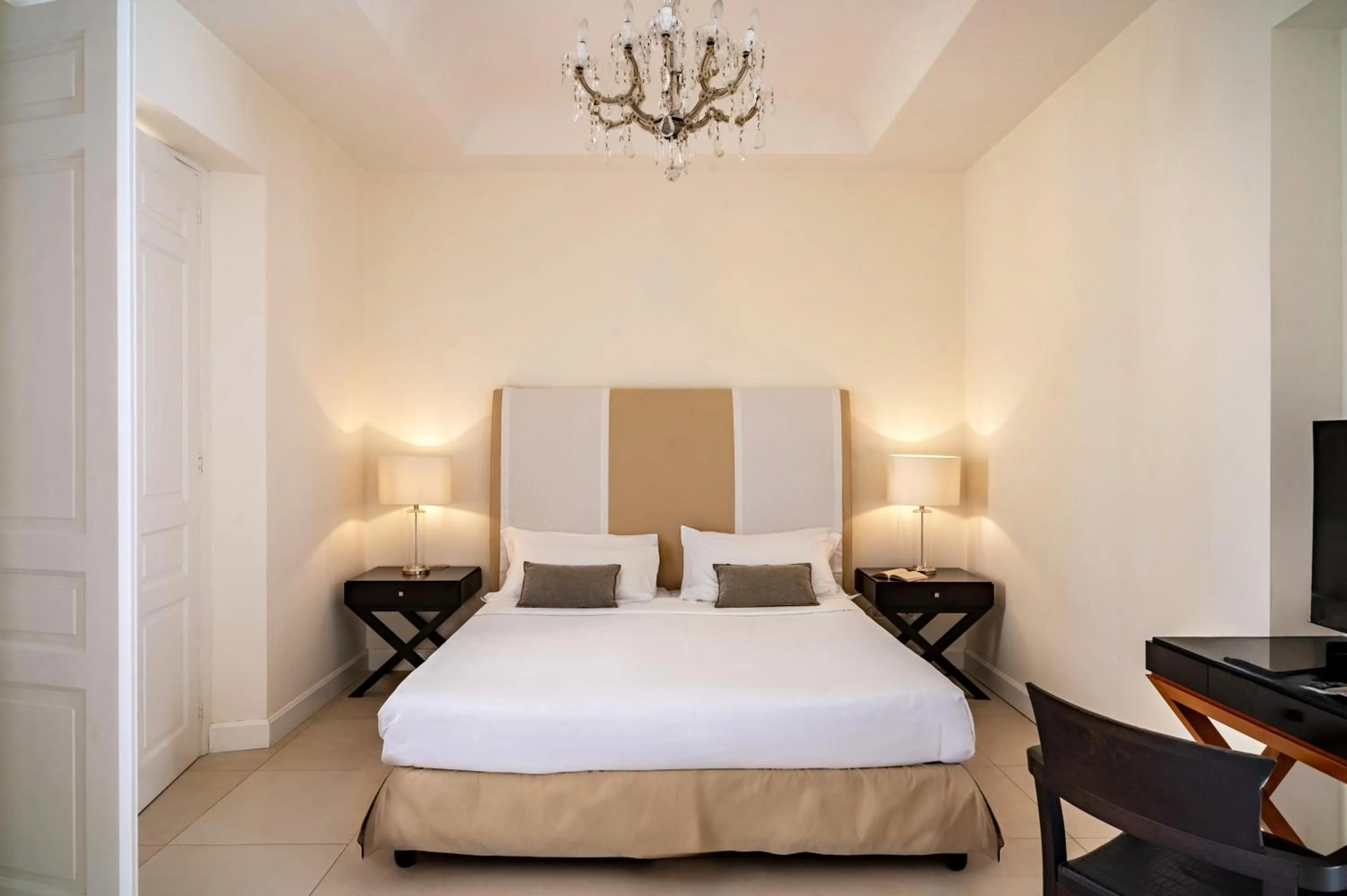 Bed in Hotel Palazzo Cavalieri