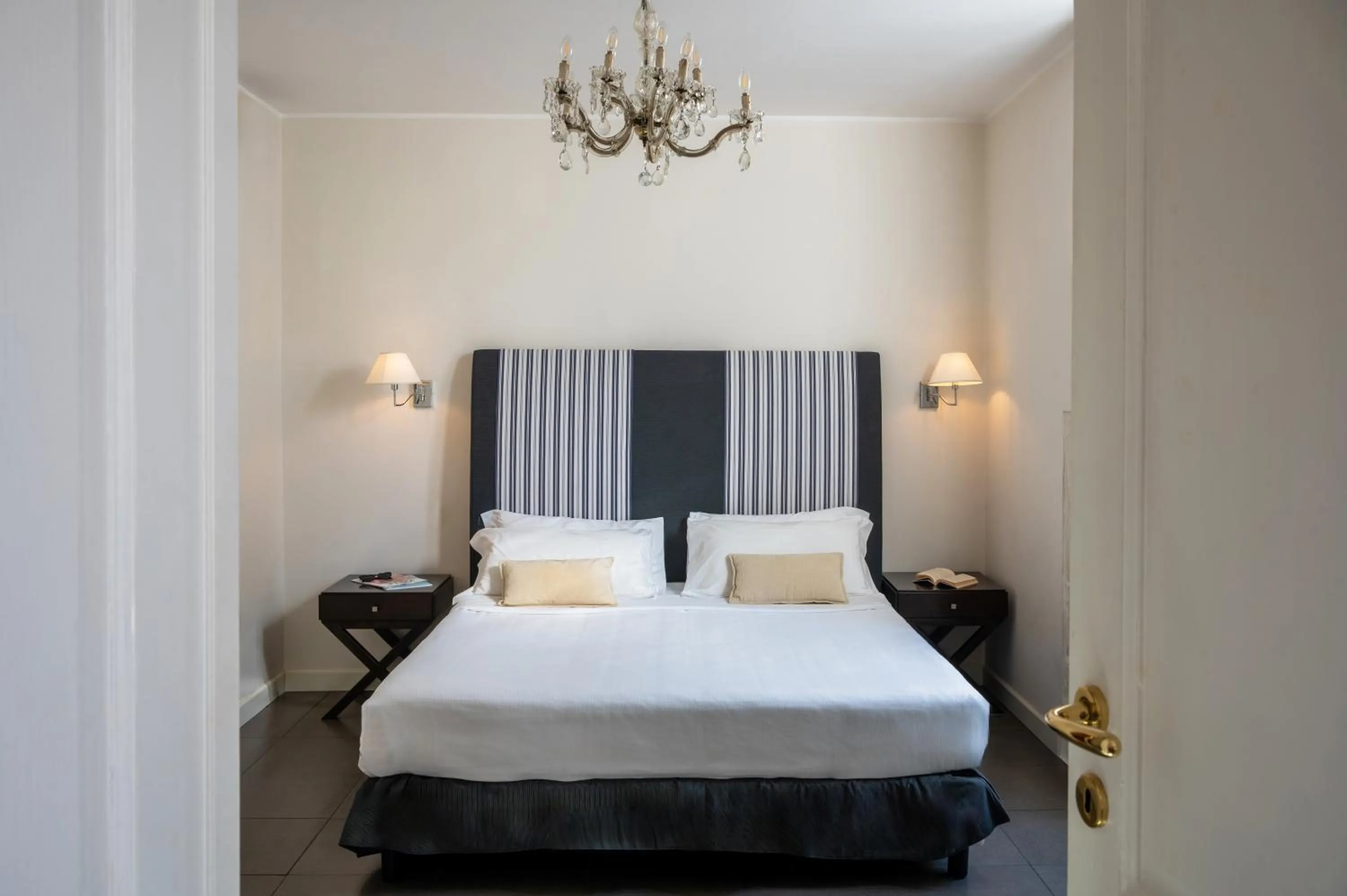 Bed in Hotel Palazzo Cavalieri