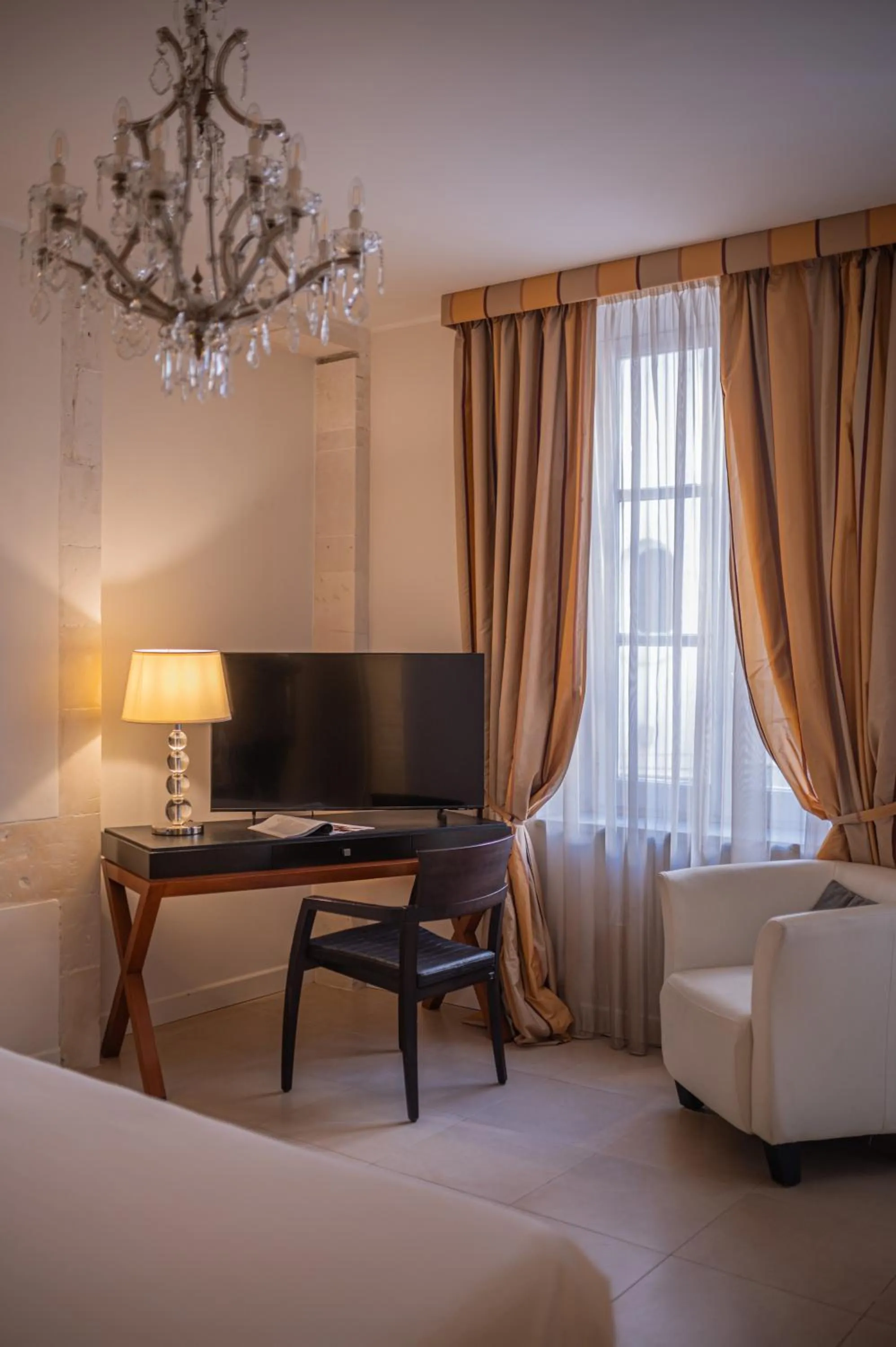 TV and multimedia, Bed in Hotel Palazzo Cavalieri