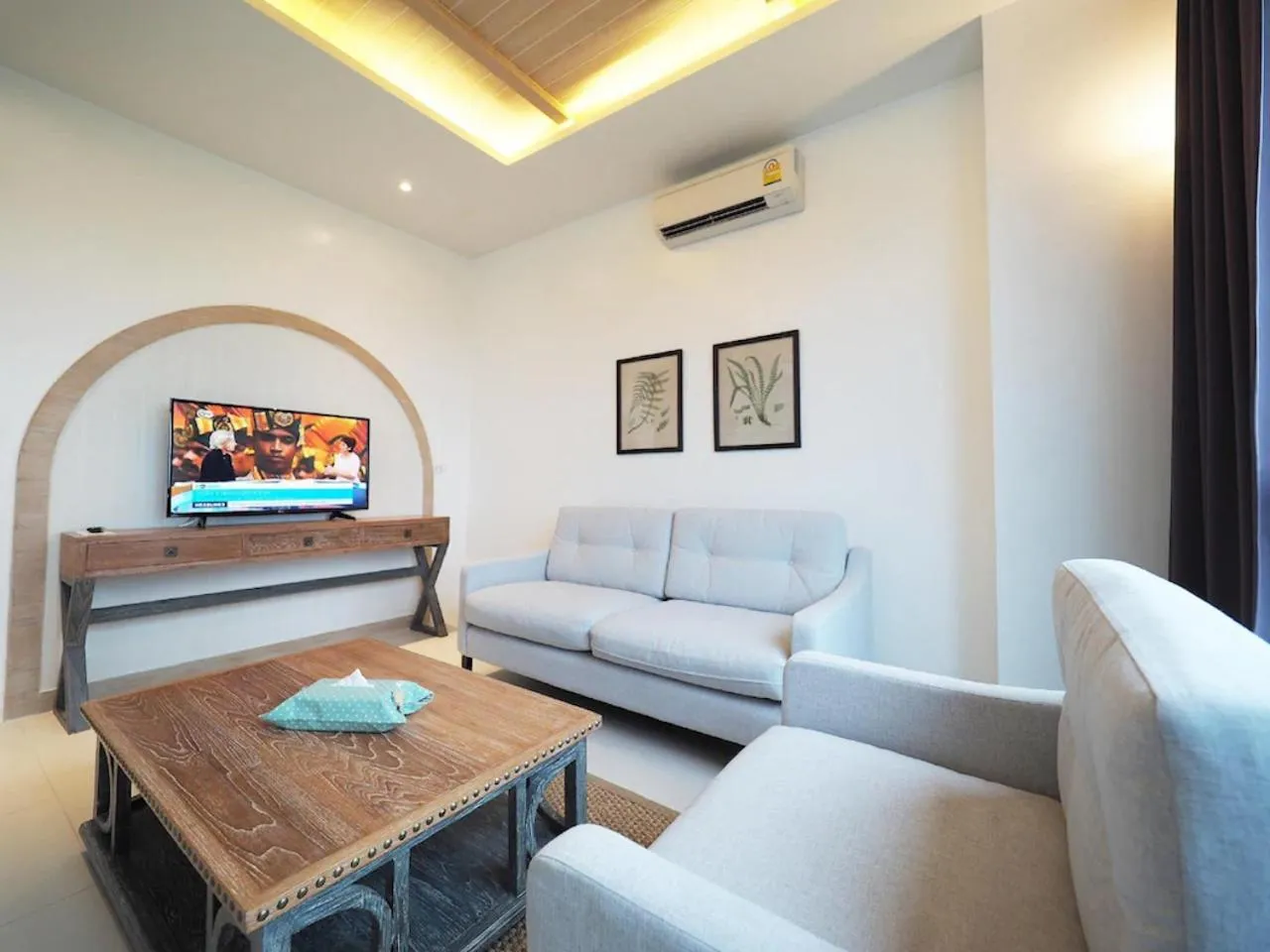 TV and multimedia in Costa Village Jacuzzi Bangsaray