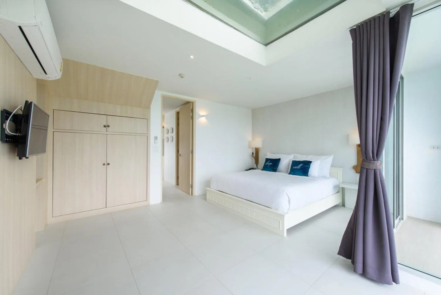 Bed in Costa Village Jacuzzi Bangsaray