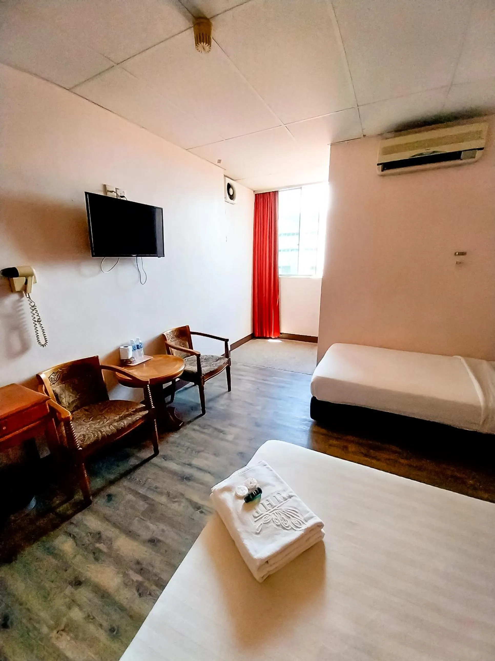 Photo of the whole room, Bed in Hotel Holiday Park