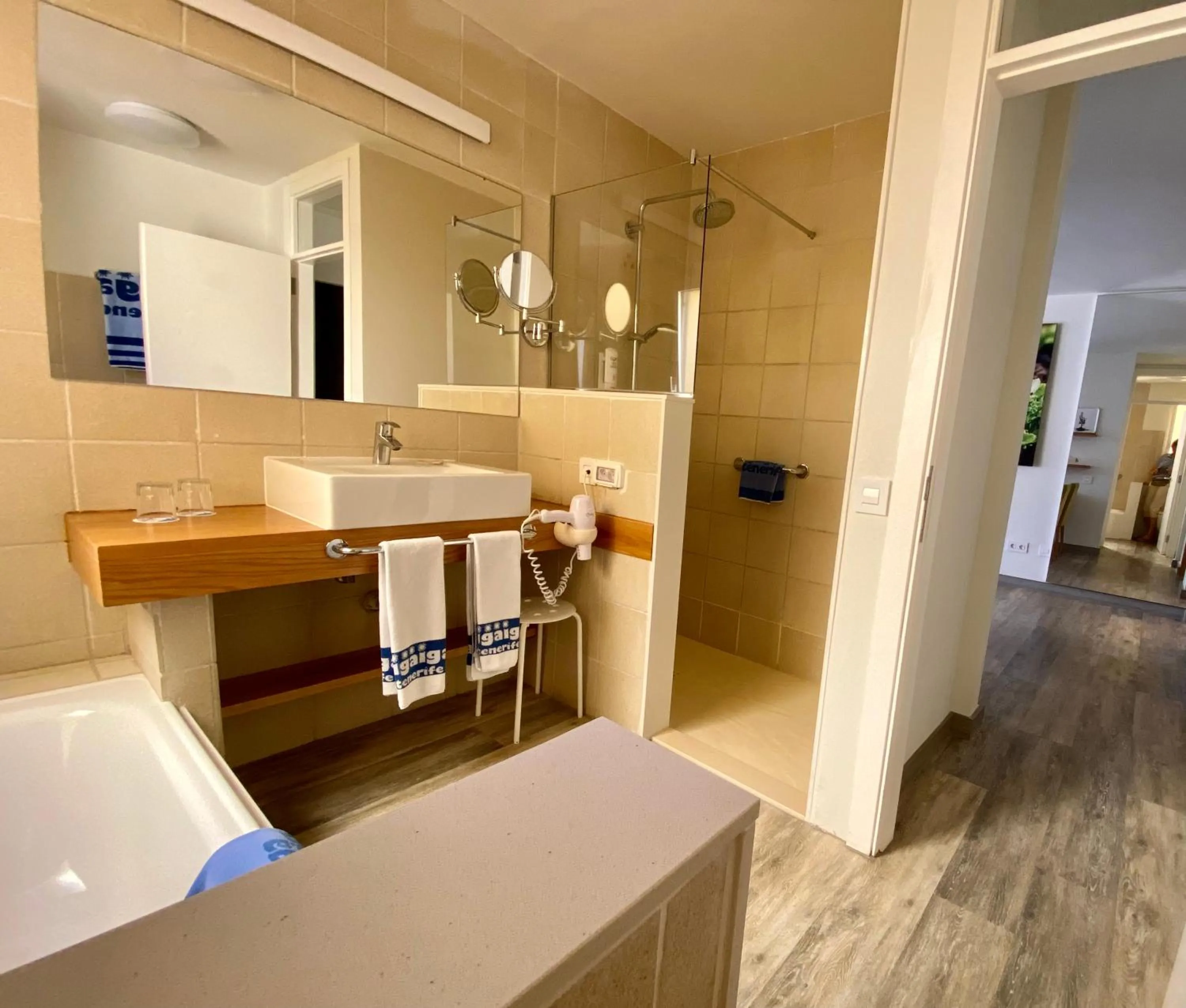 Shower in Apartamentos Tigaiga Suites