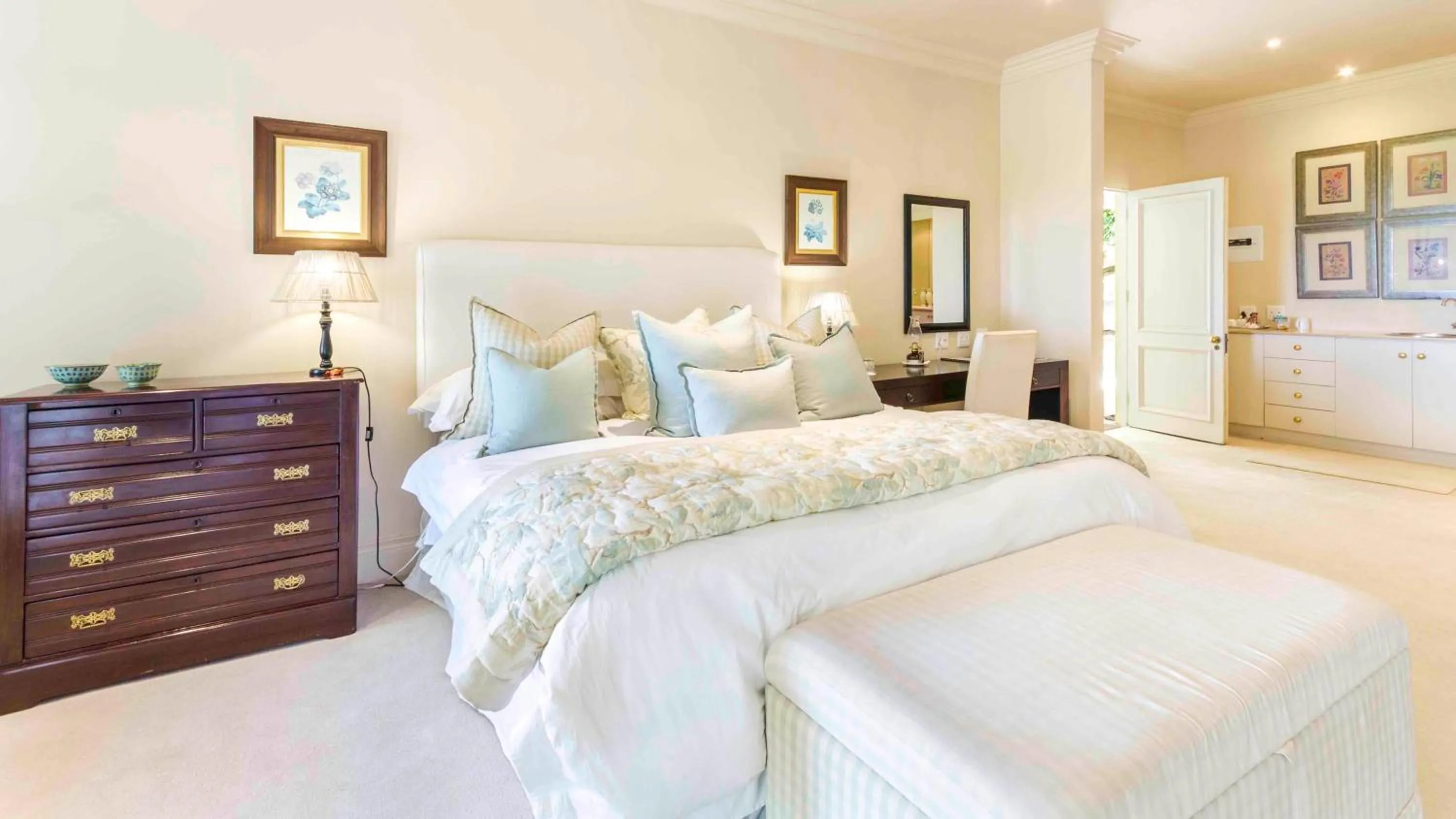 Bed in Arum Hill Lodge