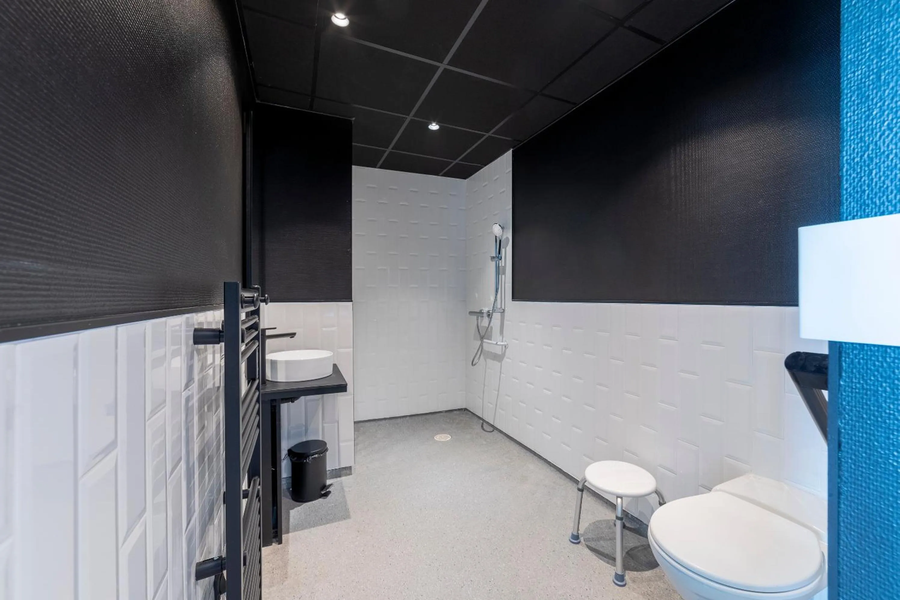 Bathroom in COWOOL TOULOUSE