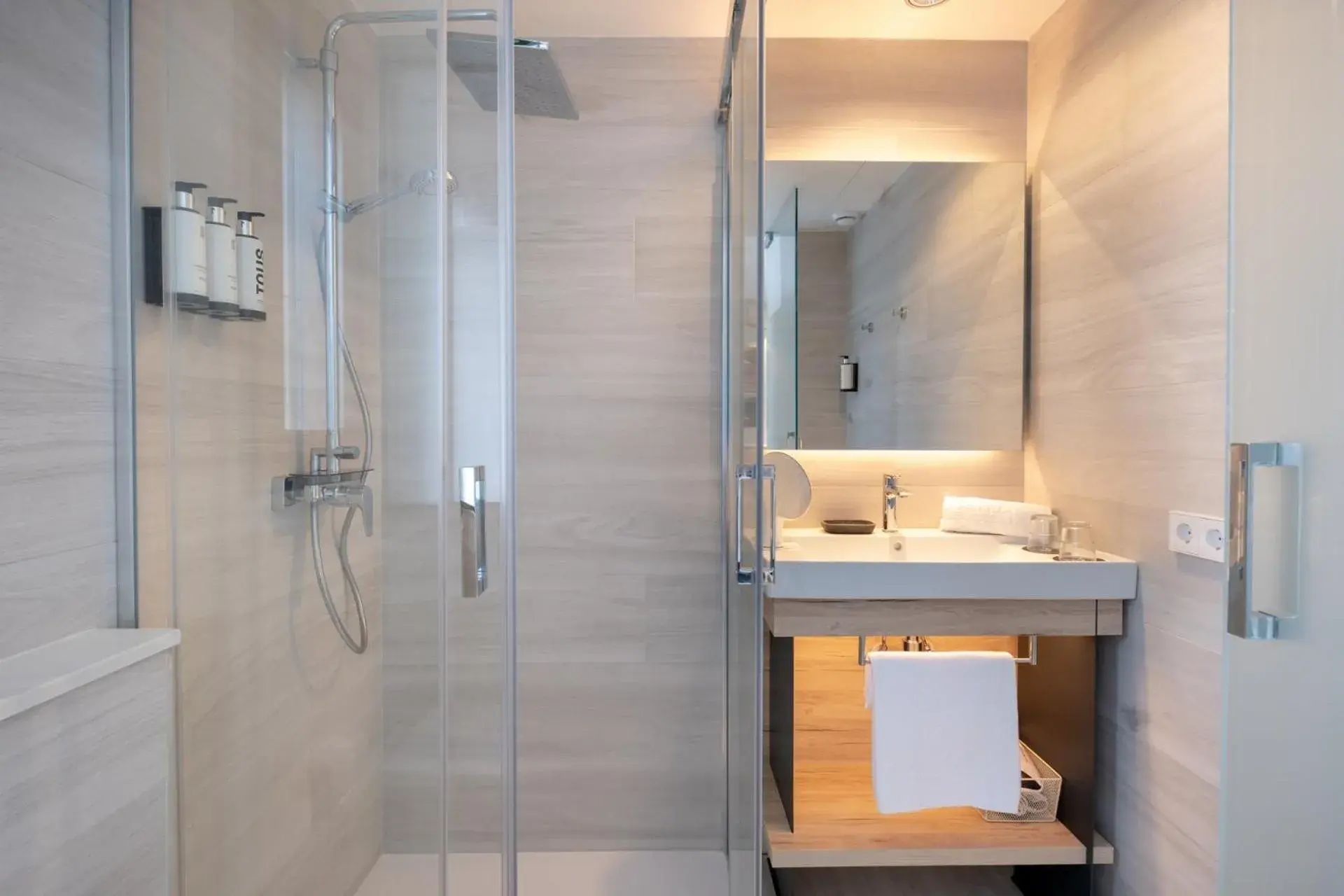 Standard Twin Room in Hotel Cetina Cabo de Palos Puerto Standard Twin Room in Hotel Cetina Cabo de Palos Puerto
