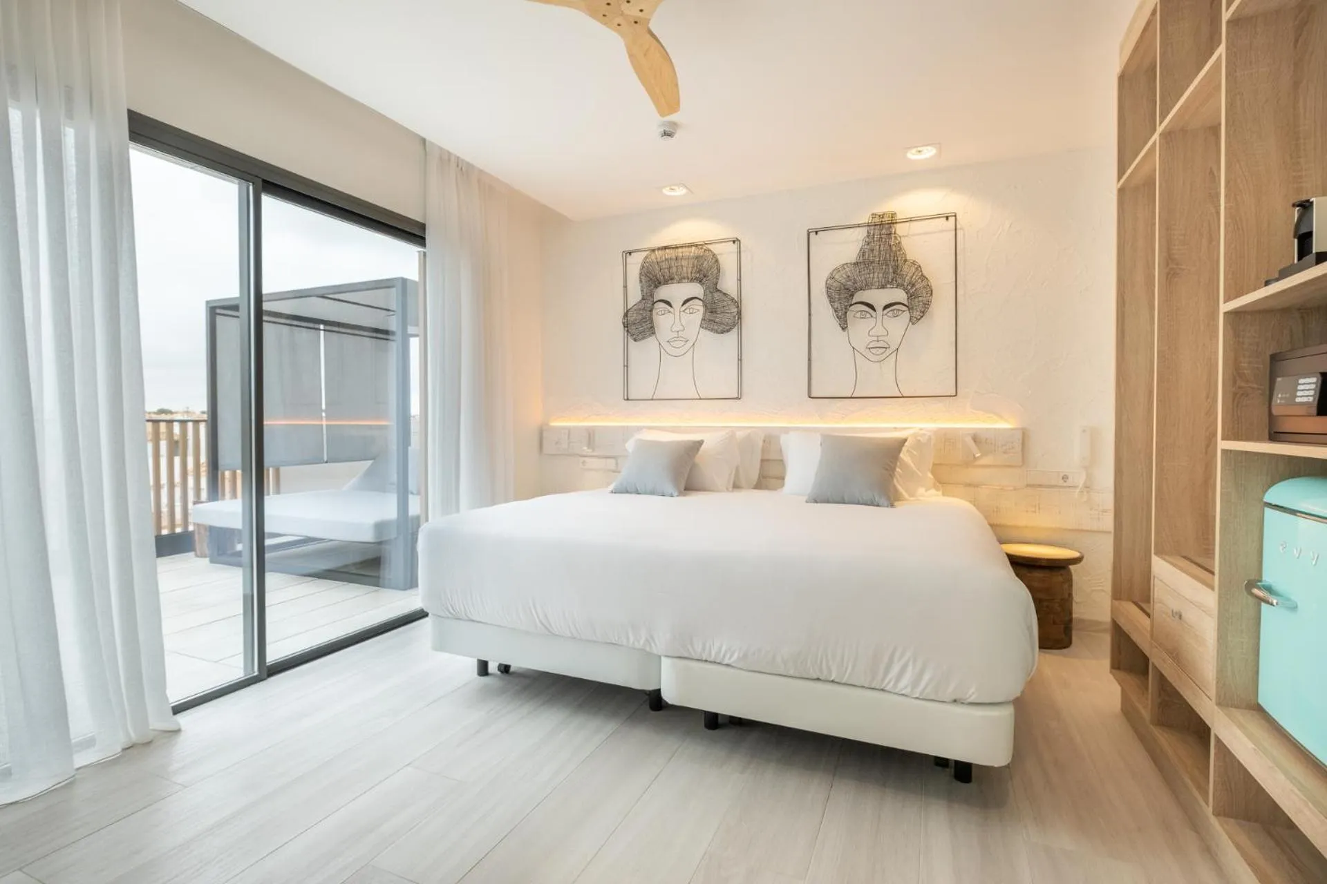 Photo of the whole room, Bed in Hotel Cetina Cabo de Palos Puerto