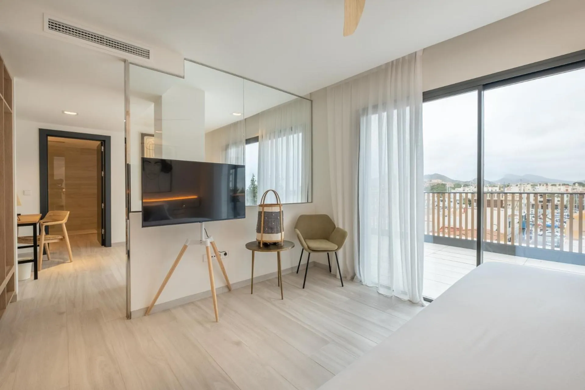 Photo of the whole room in Hotel Cetina Cabo de Palos Puerto