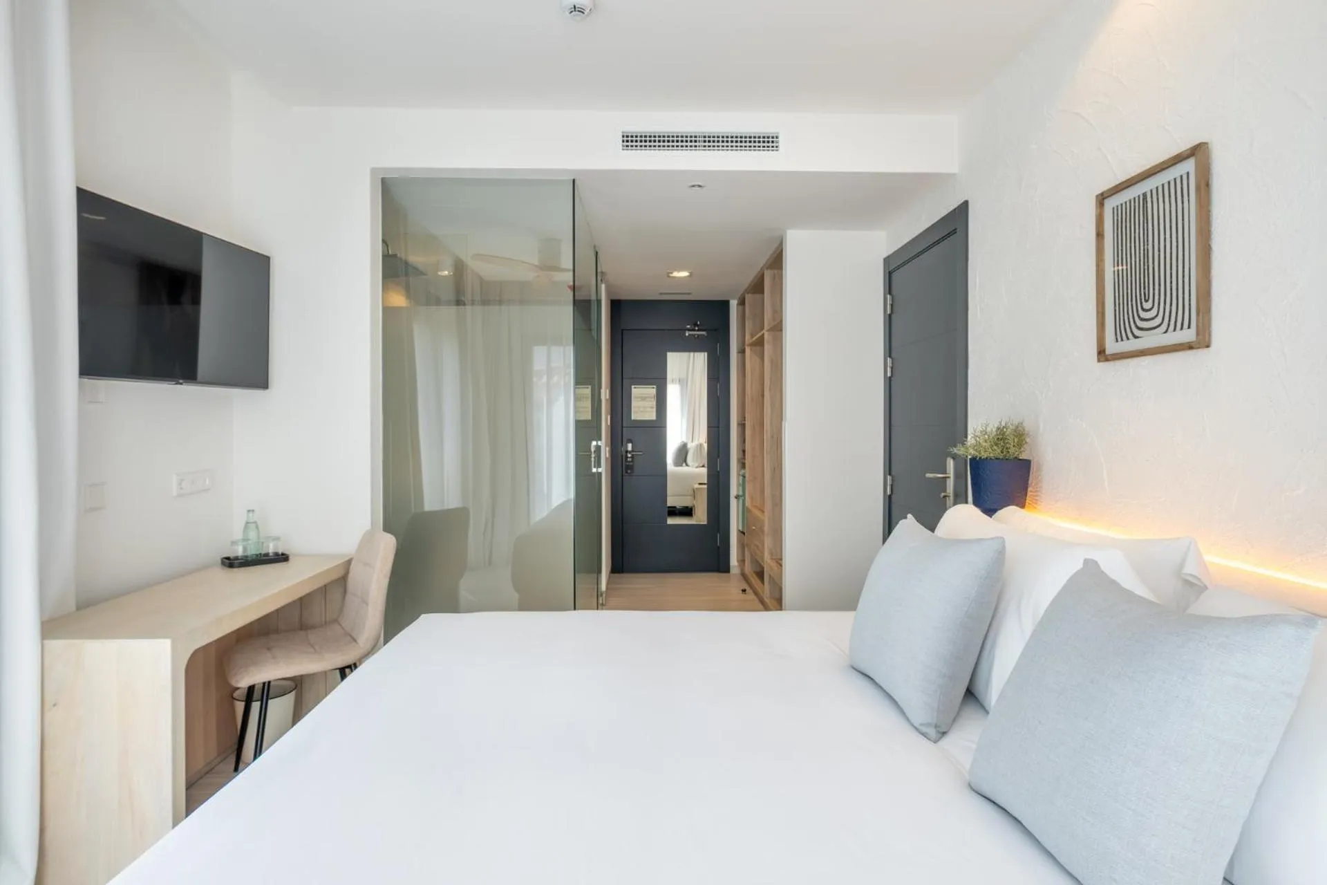 Photo of the whole room, Bed in Hotel Cetina Cabo de Palos Puerto