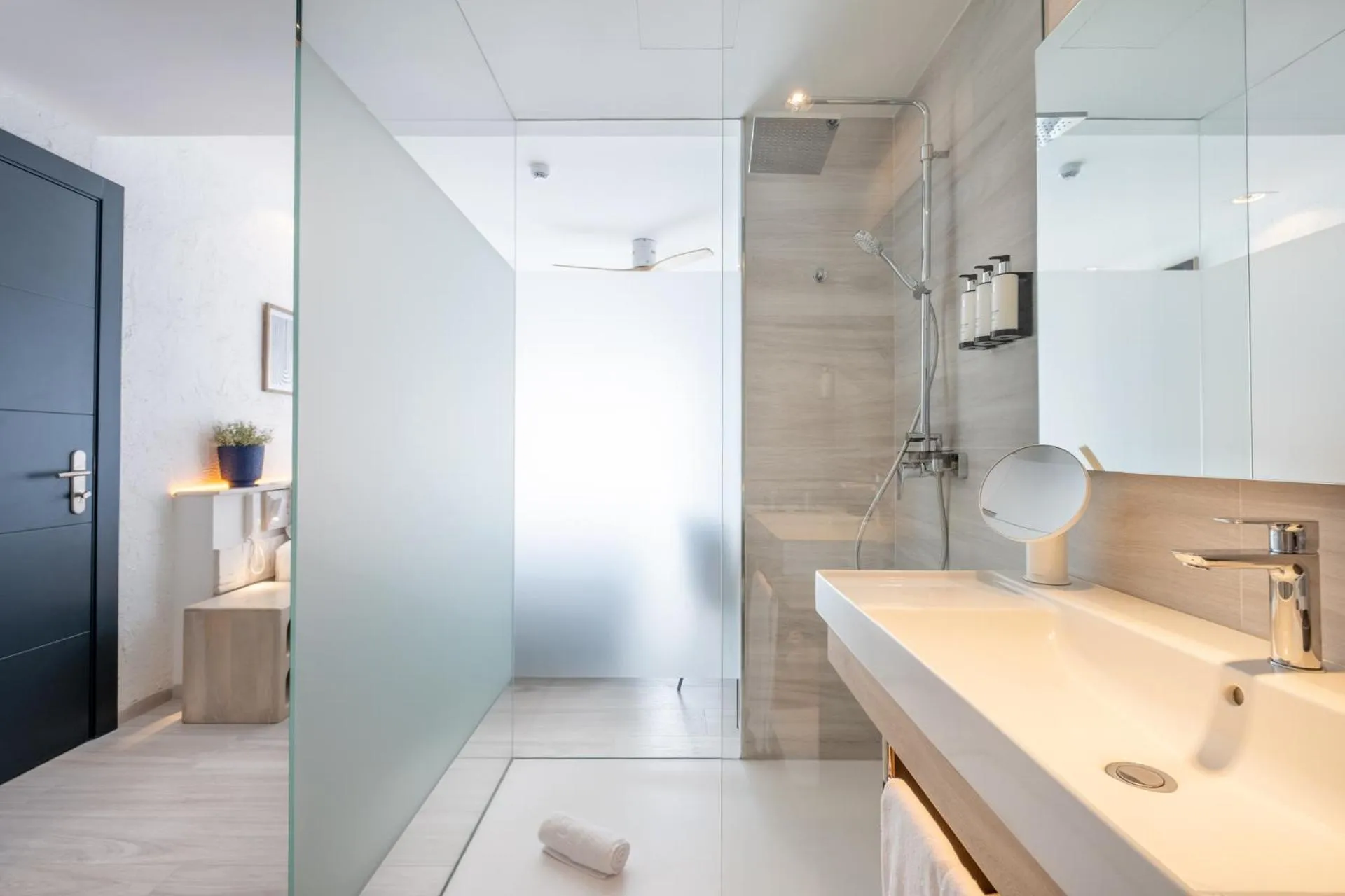 Toilet in Hotel Cetina Cabo de Palos Puerto