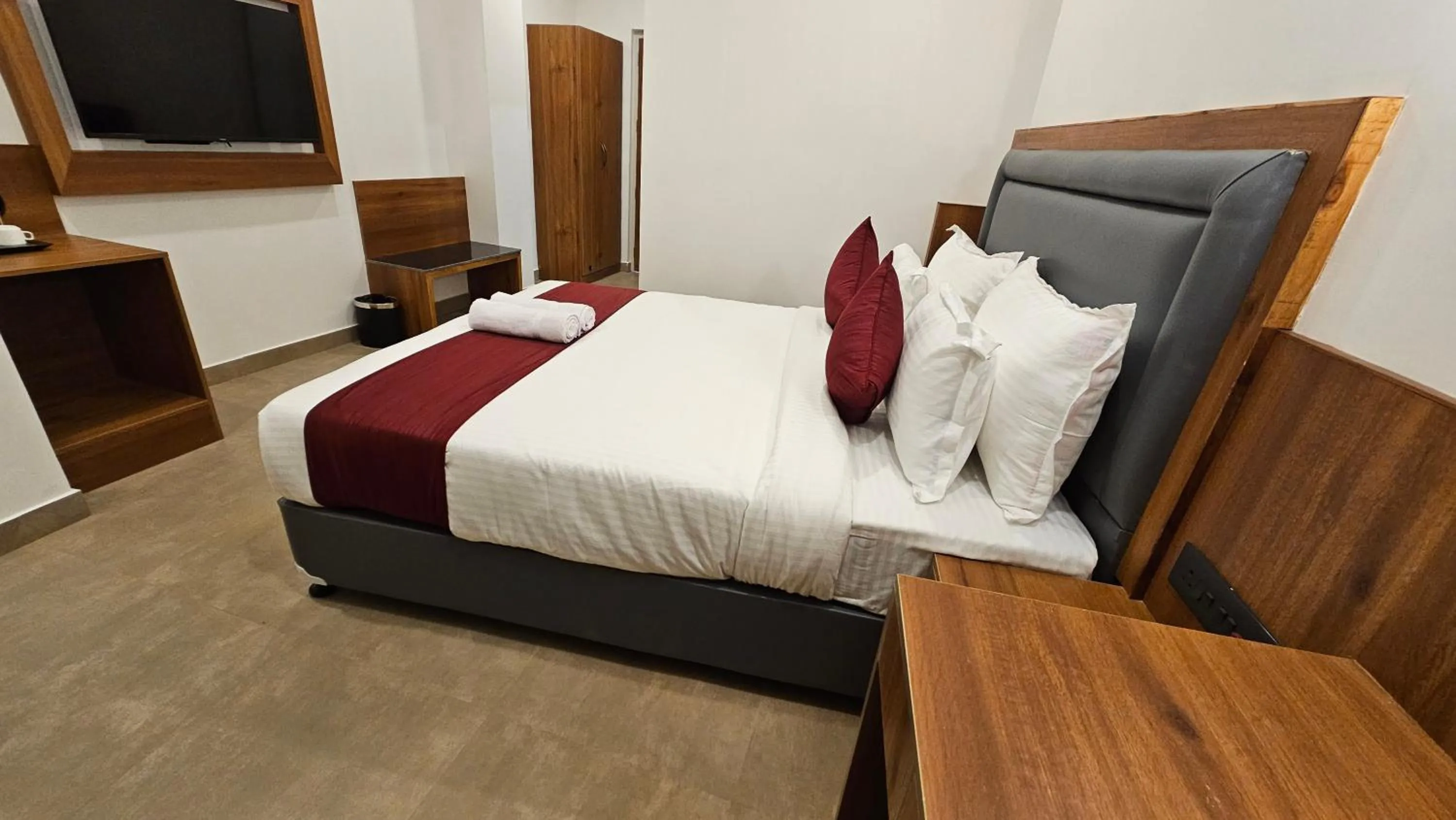 Bedroom, Bed in INDIANA HILLS