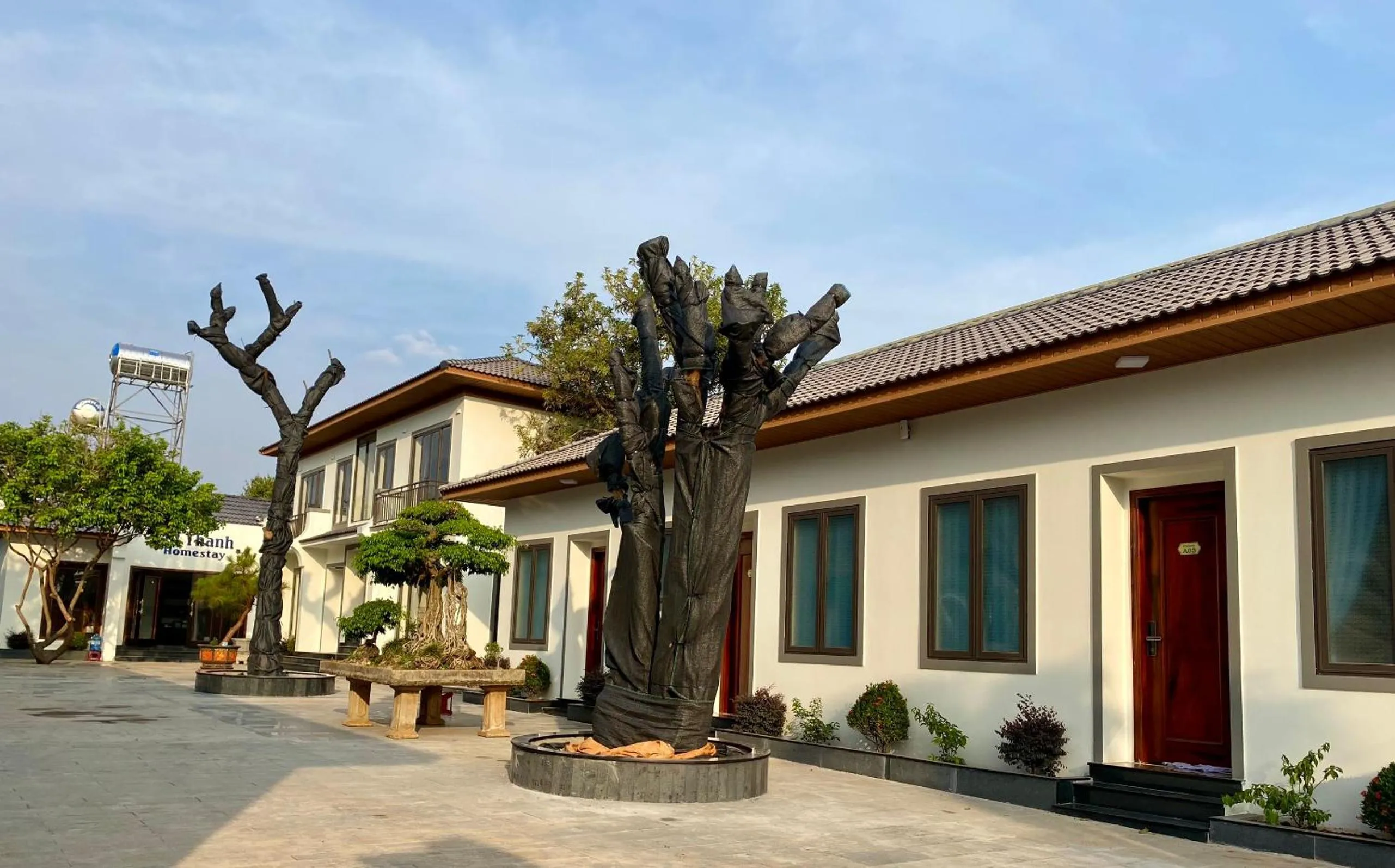 Property building in Chí Thanh Homestay