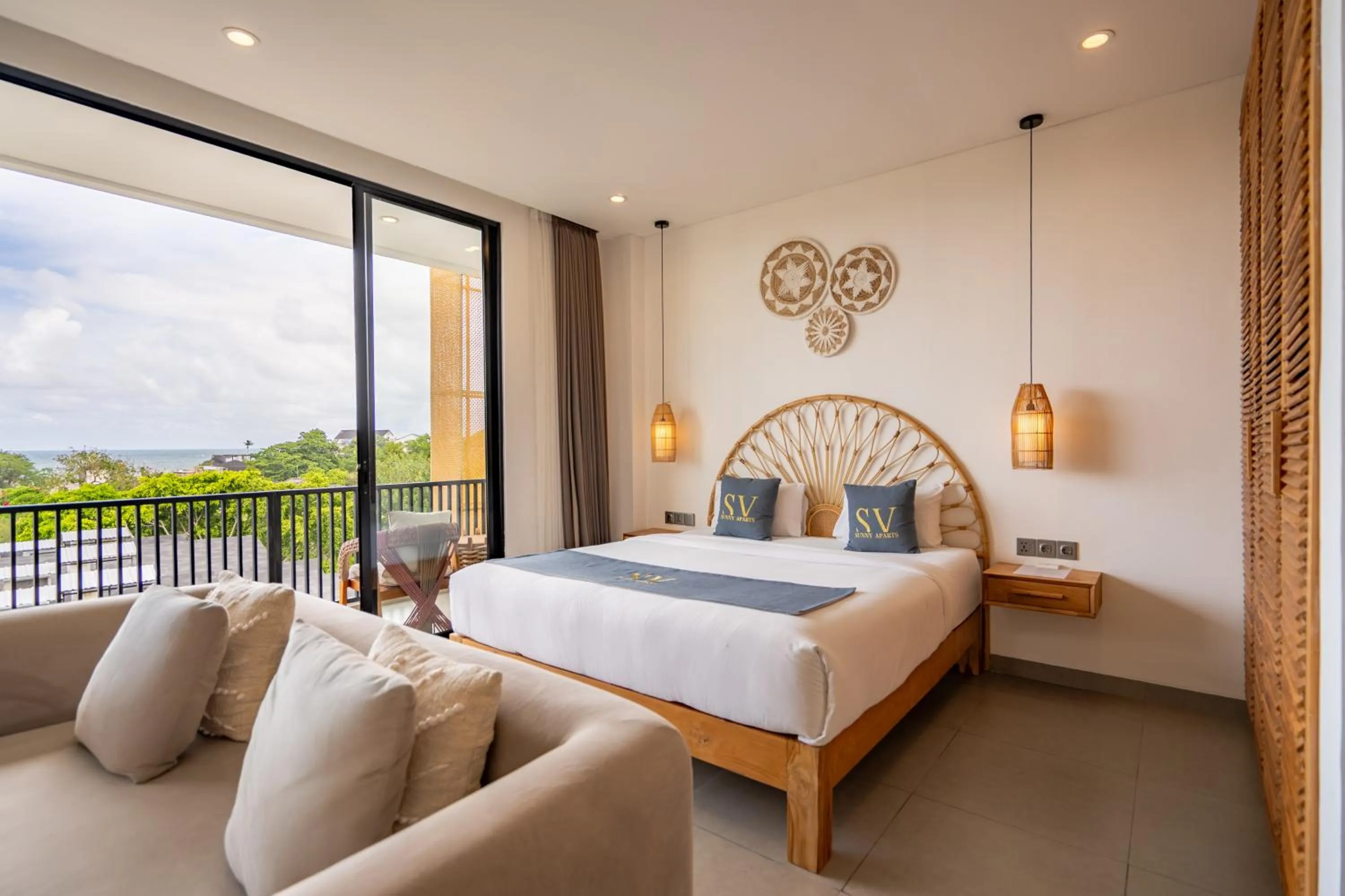 Living room, Bed in Sunny Aparts 1 by Betterplace