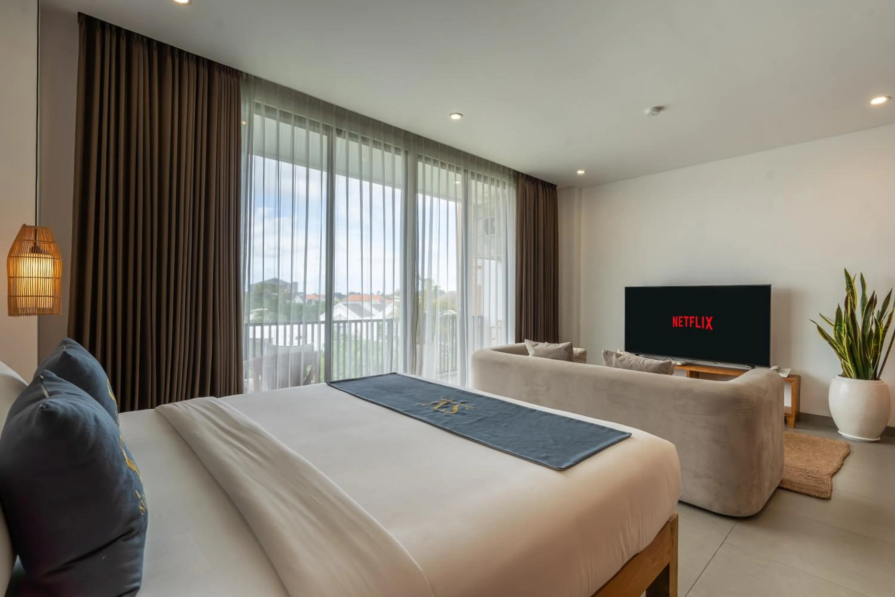 Bedroom, Bed in Sunny Aparts 1 by Betterplace