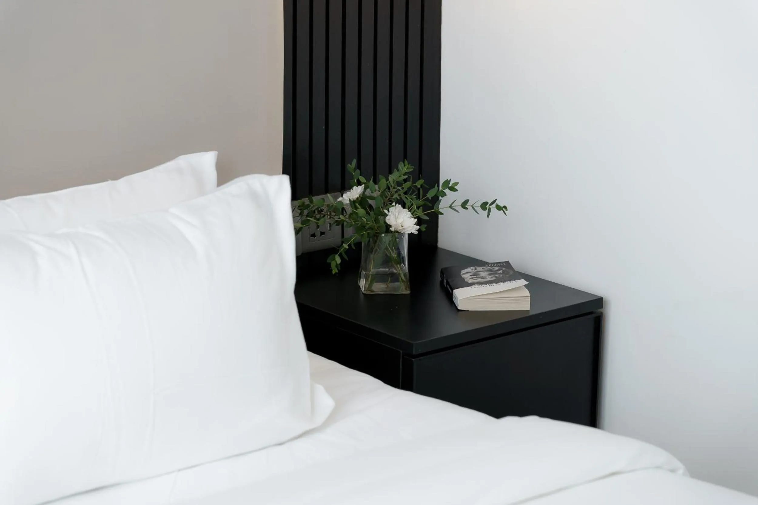 Bed in Sunny Aparts 1