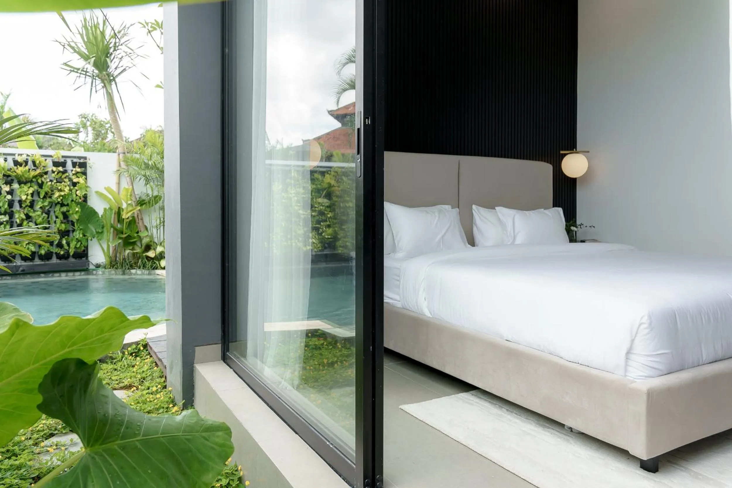 Garden, Bed in Sunny Aparts 1