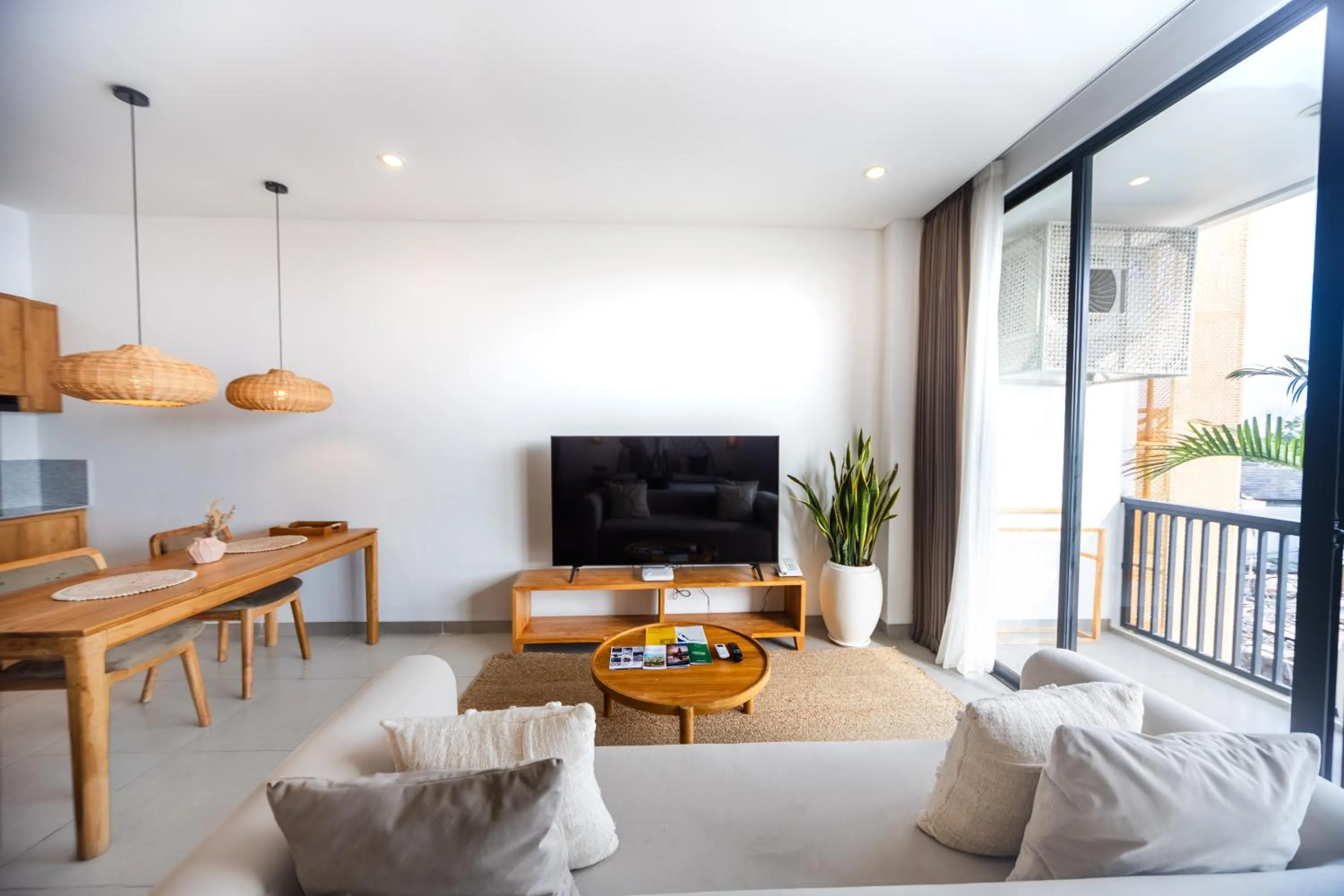 Seating area in Sunny Aparts 1