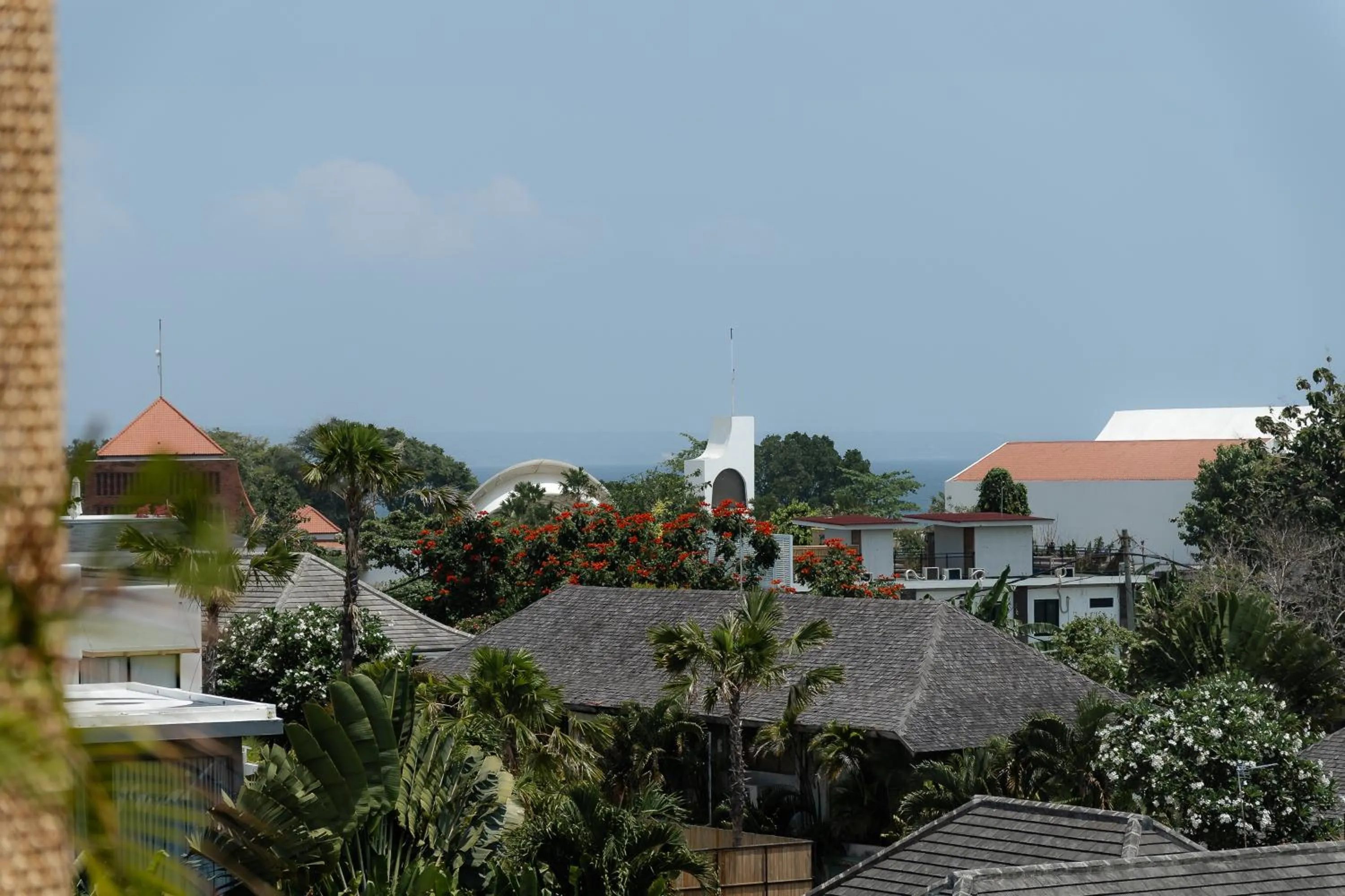 Day in Sunny Aparts 1