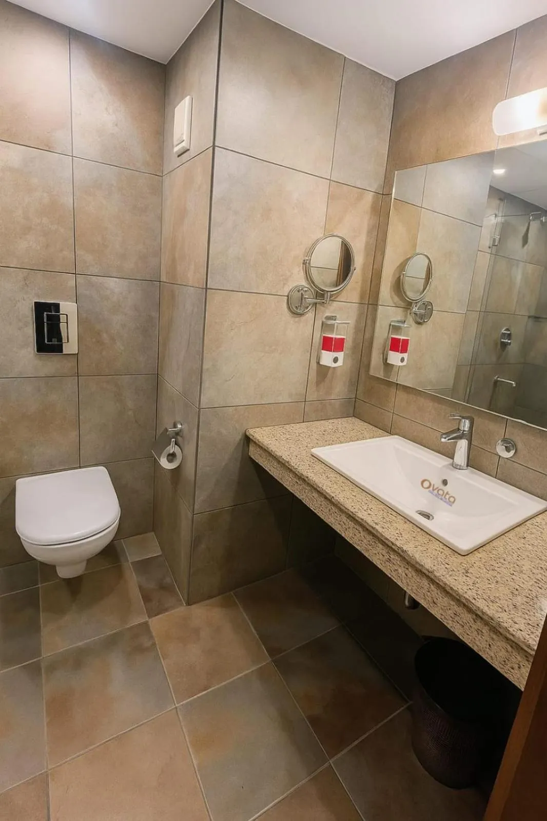 Toilet in Hotel Himshri Mall Road By Ovata