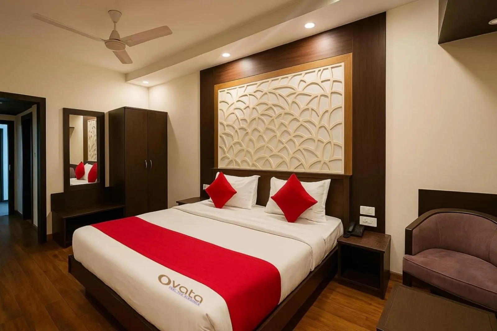 Bedroom, Bed in Hotel Himshri Mall Road By Ovata