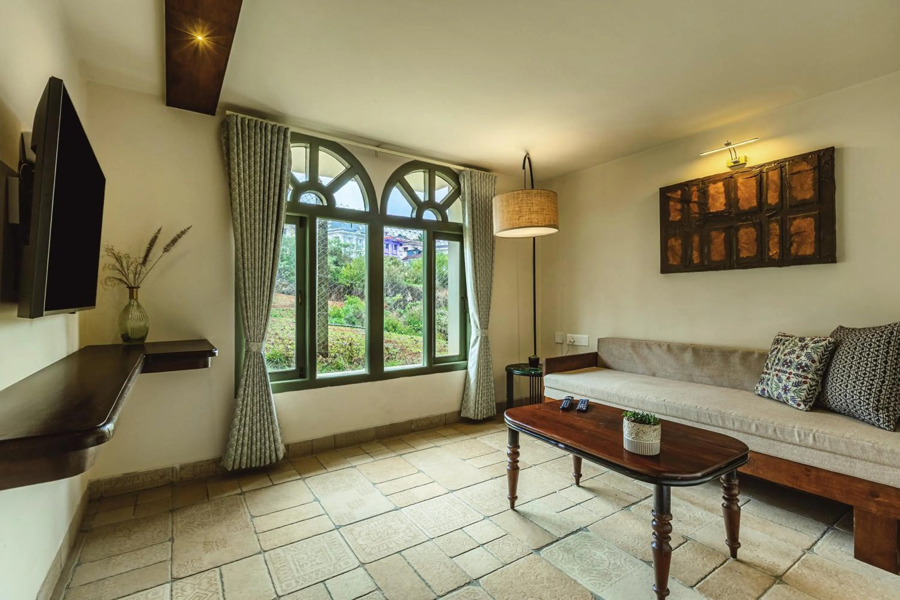 TV and multimedia in Mango Hill Shola Ooty