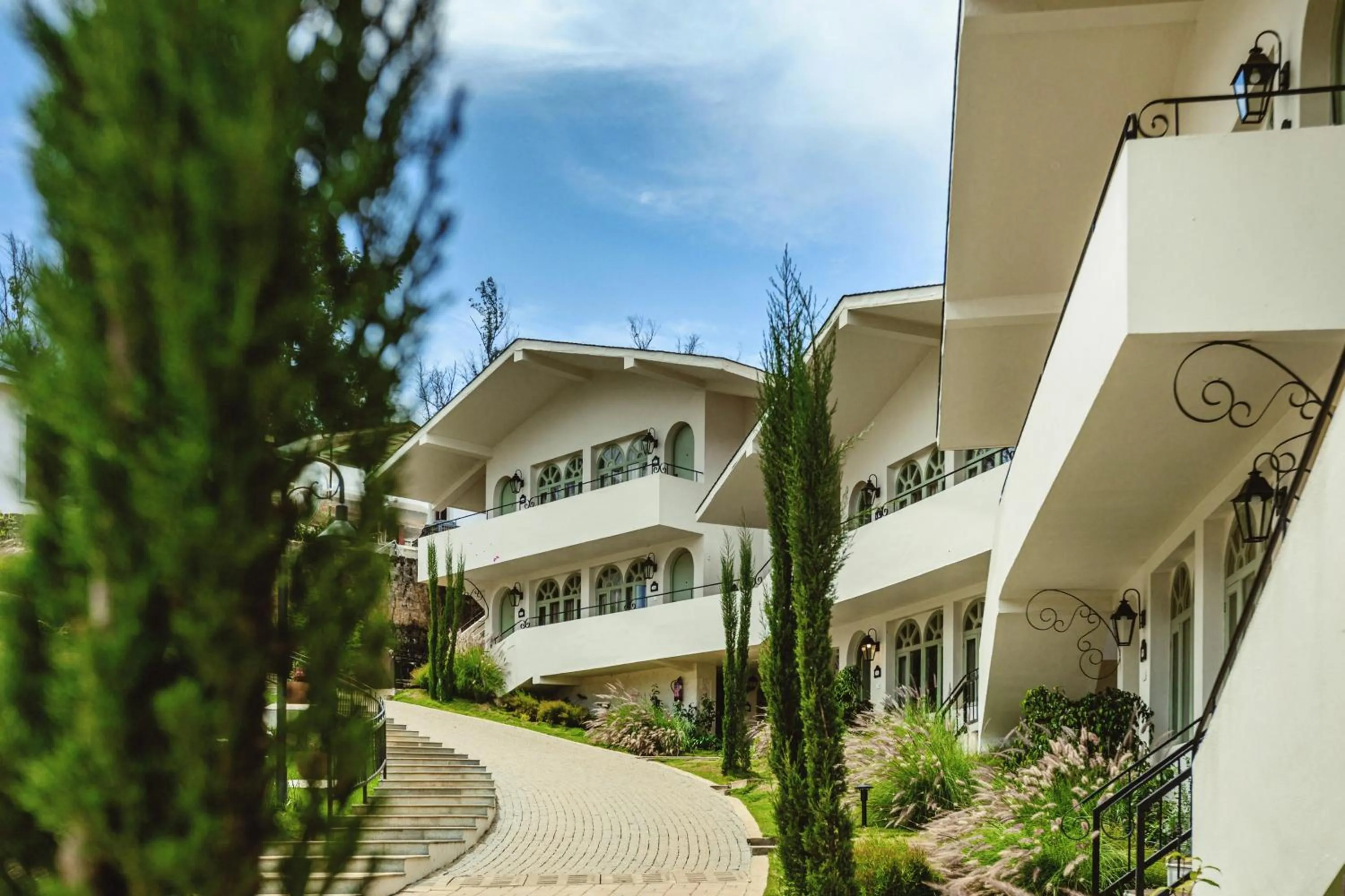 Property building in Mango Hill Shola Ooty