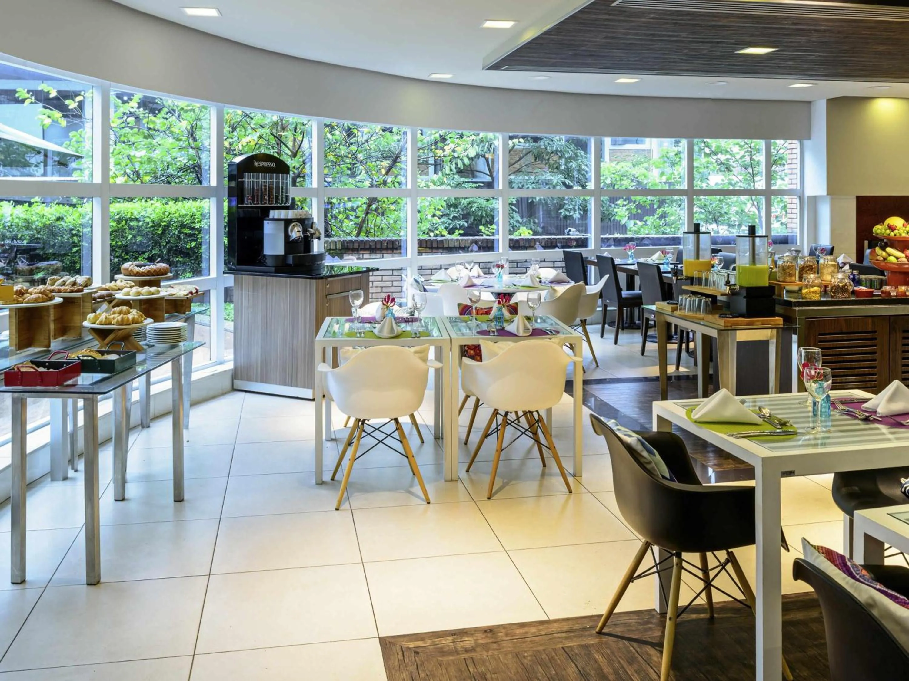 Restaurant/places to eat in Mercure Sao Paulo Jardins