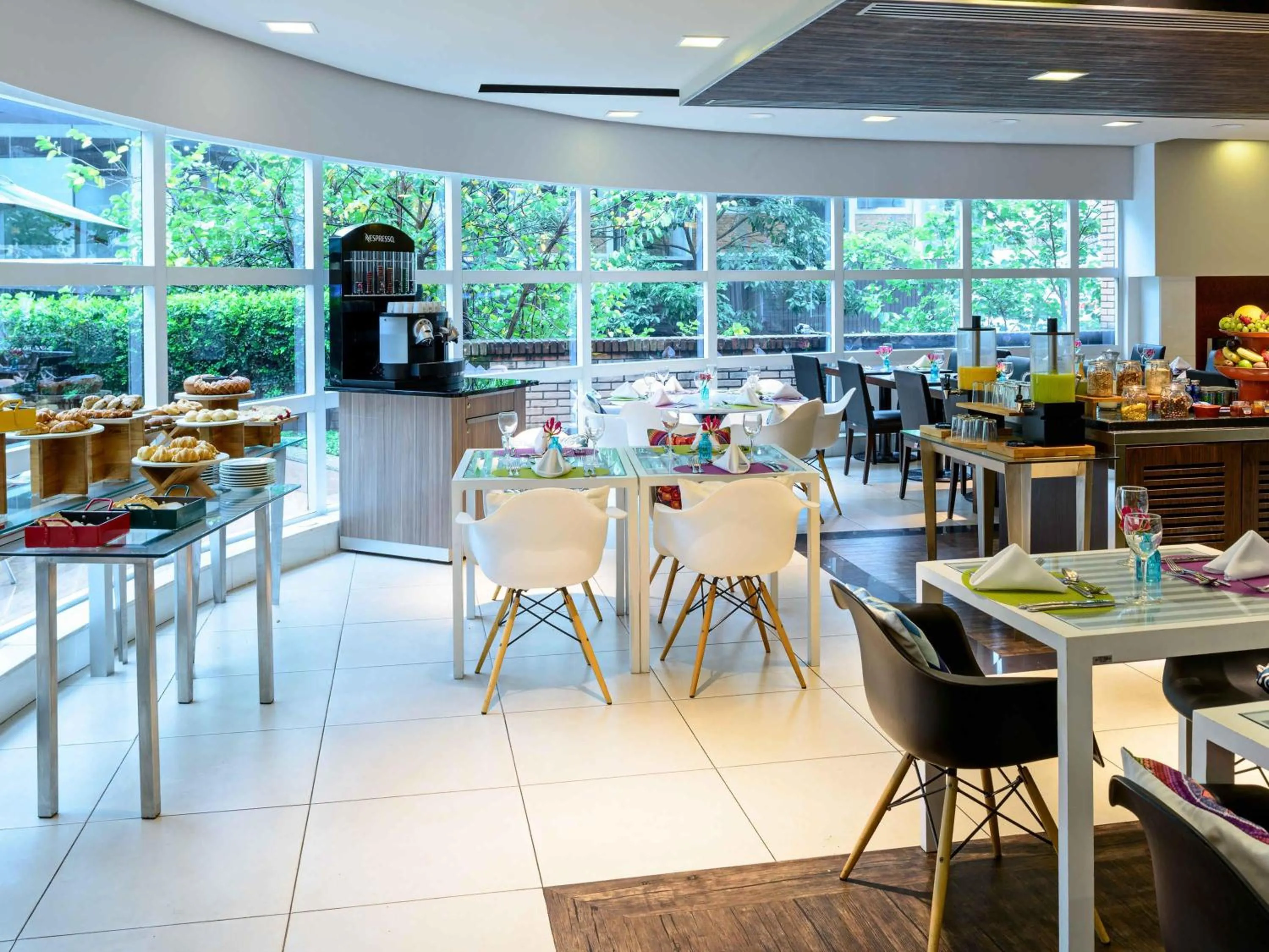 Restaurant/places to eat in Mercure Sao Paulo Jardins