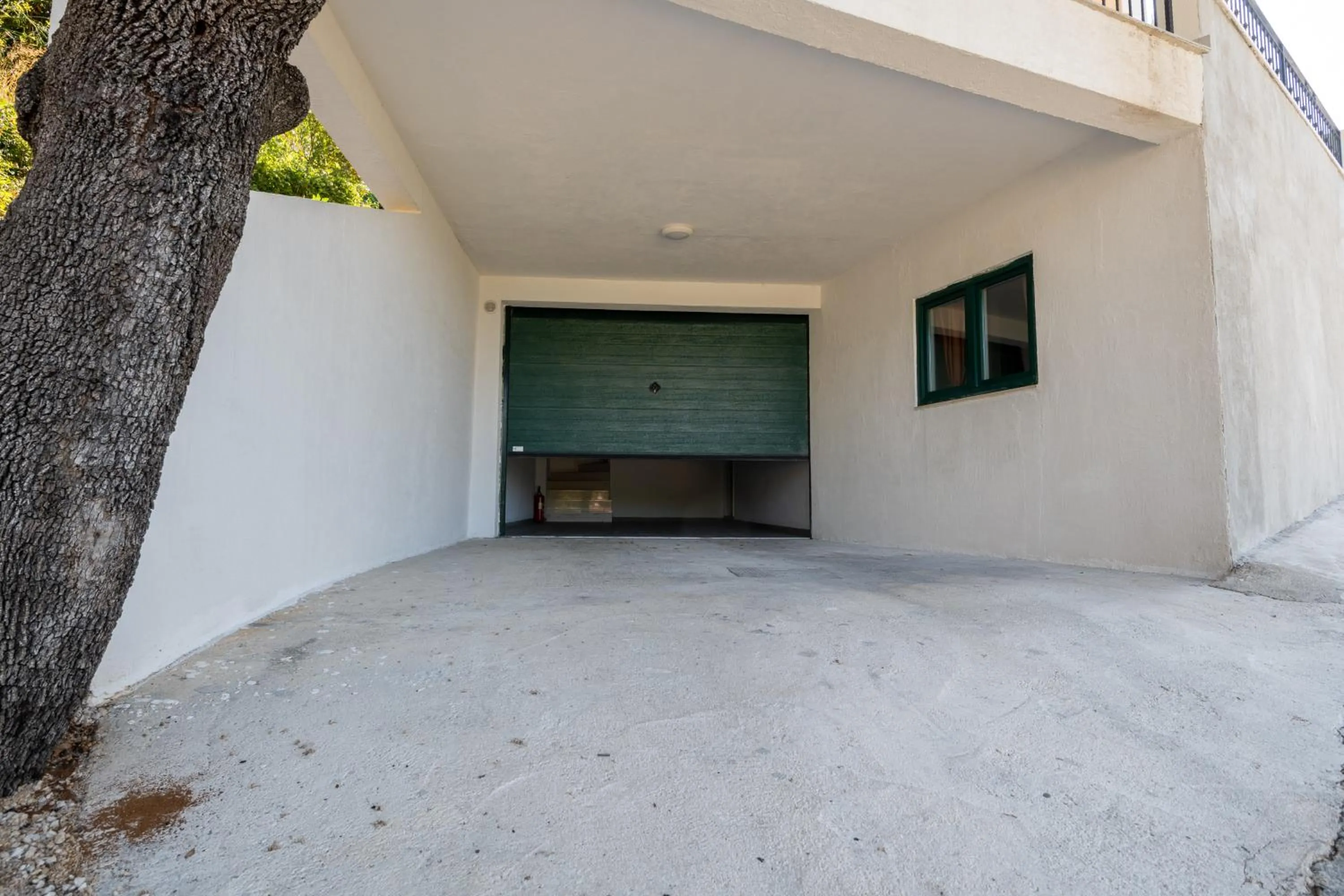 Parking in Villa Gabriel with pool, sauna, jacuzzi