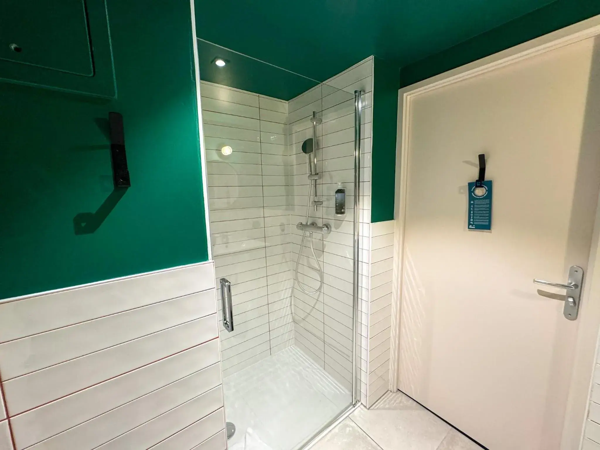 Large Comfort Studio (Single Bed and Truckle Bed) in All Suites Appart Hôtel et Hôtel - Paris 13 - Porte d'Italie Large Comfort Studio (Single Bed and Truckle Bed) in All Suites Appart Hôtel et Hôtel - Paris 13 - Porte d'Italie